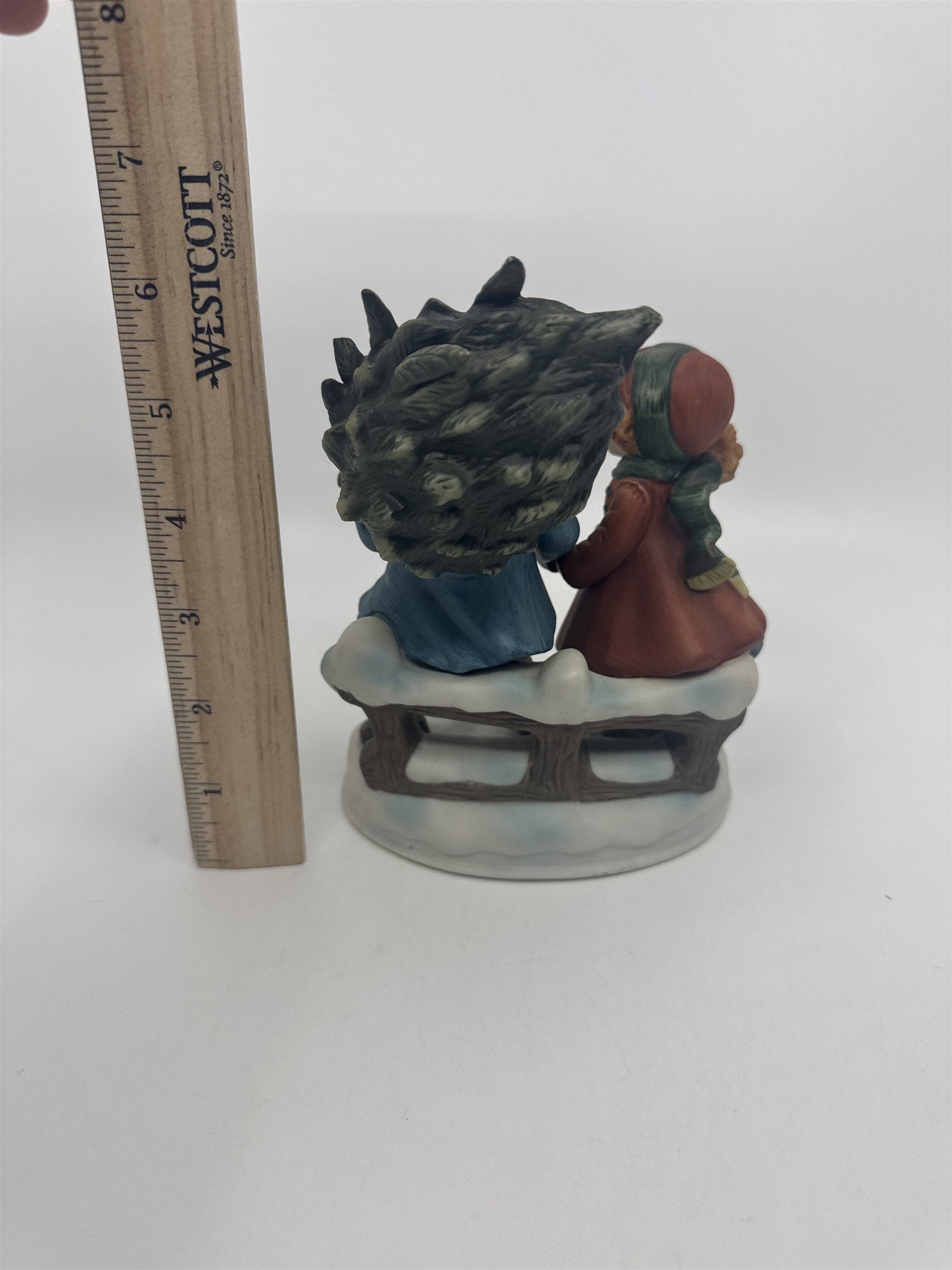 1981 Christmas Memories Sharing The Christmas Spirit Avon First Edition Figurine