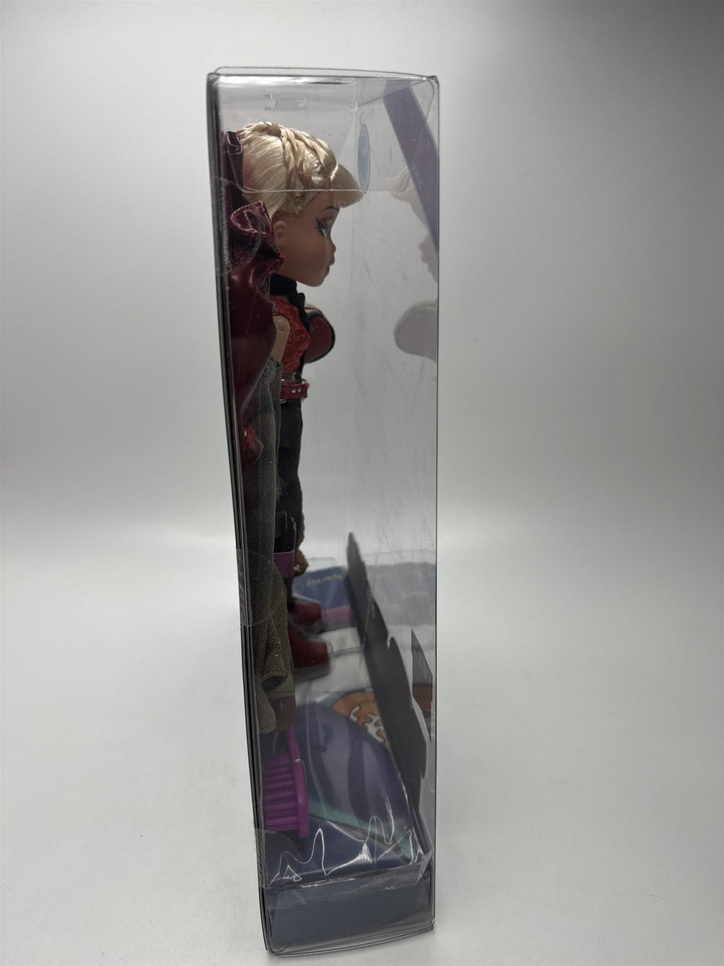 Vintage MGA 2002 Bratz Xpress It! Fashion Collection Cloe NIB