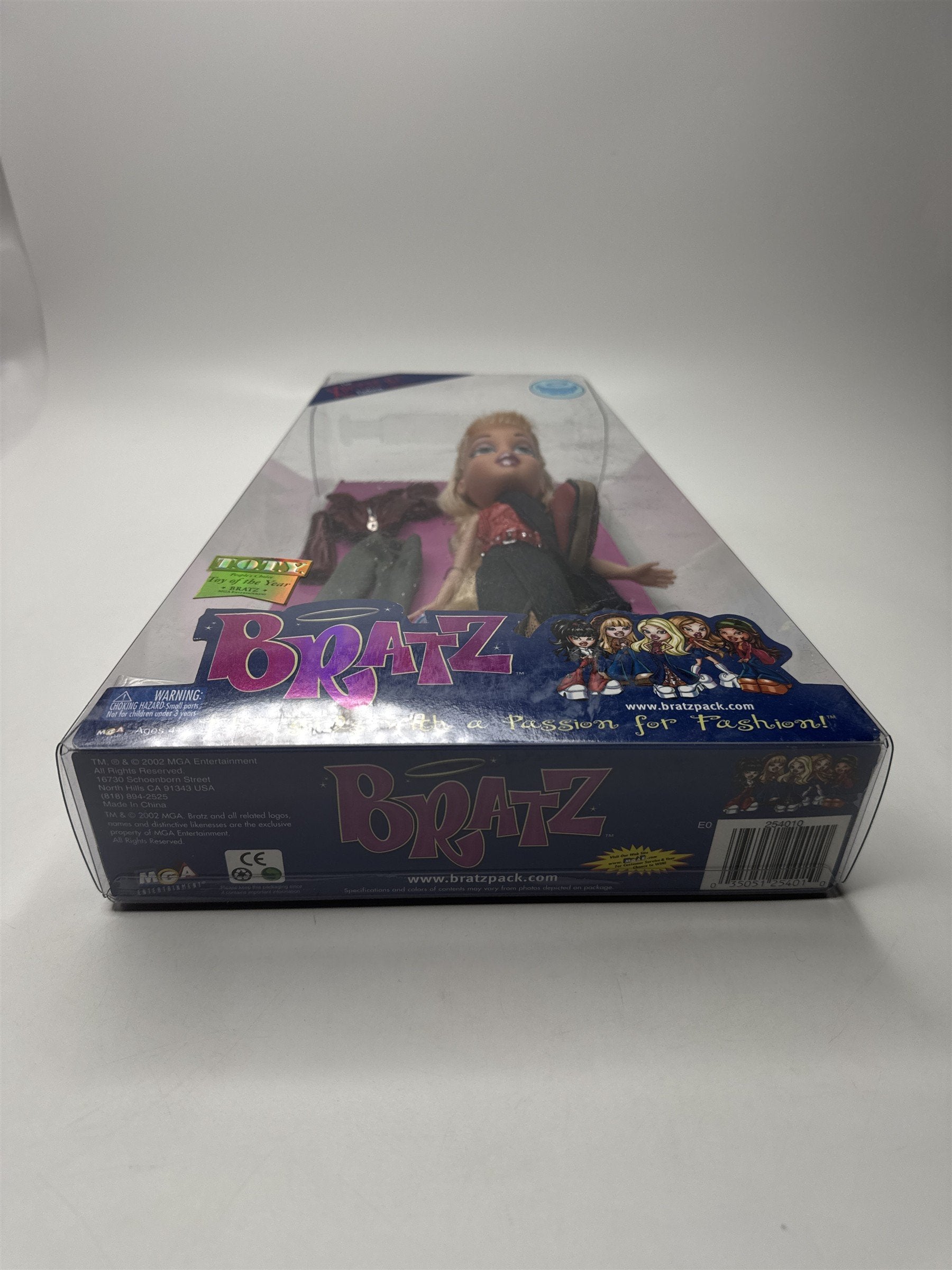 Vintage MGA 2002 Bratz Xpress It! Fashion Collection Cloe NIB