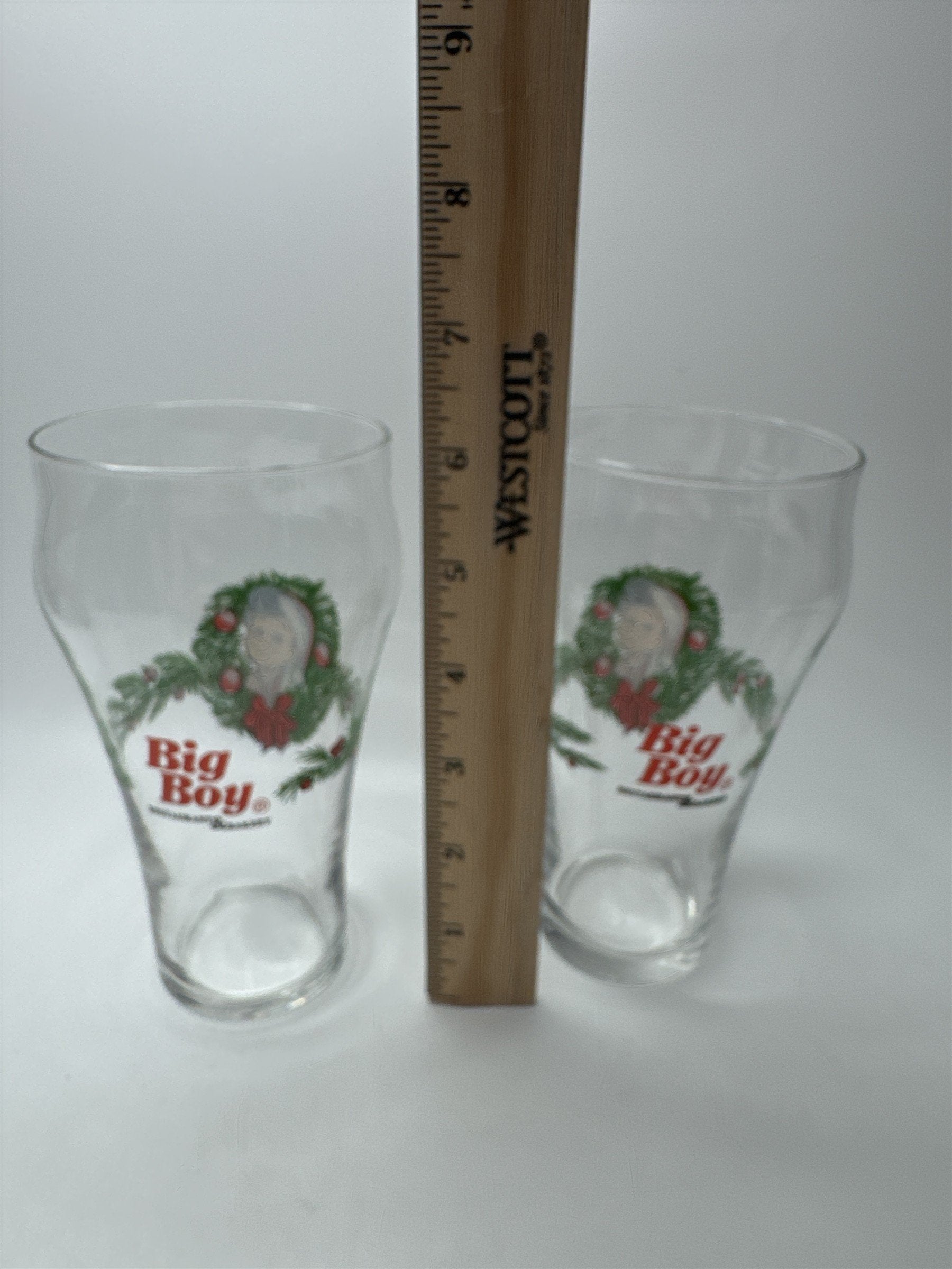 Set of 2 Vintage 6" Tall Big Boy Restaurant Wreath Drinking Glasses Christmas