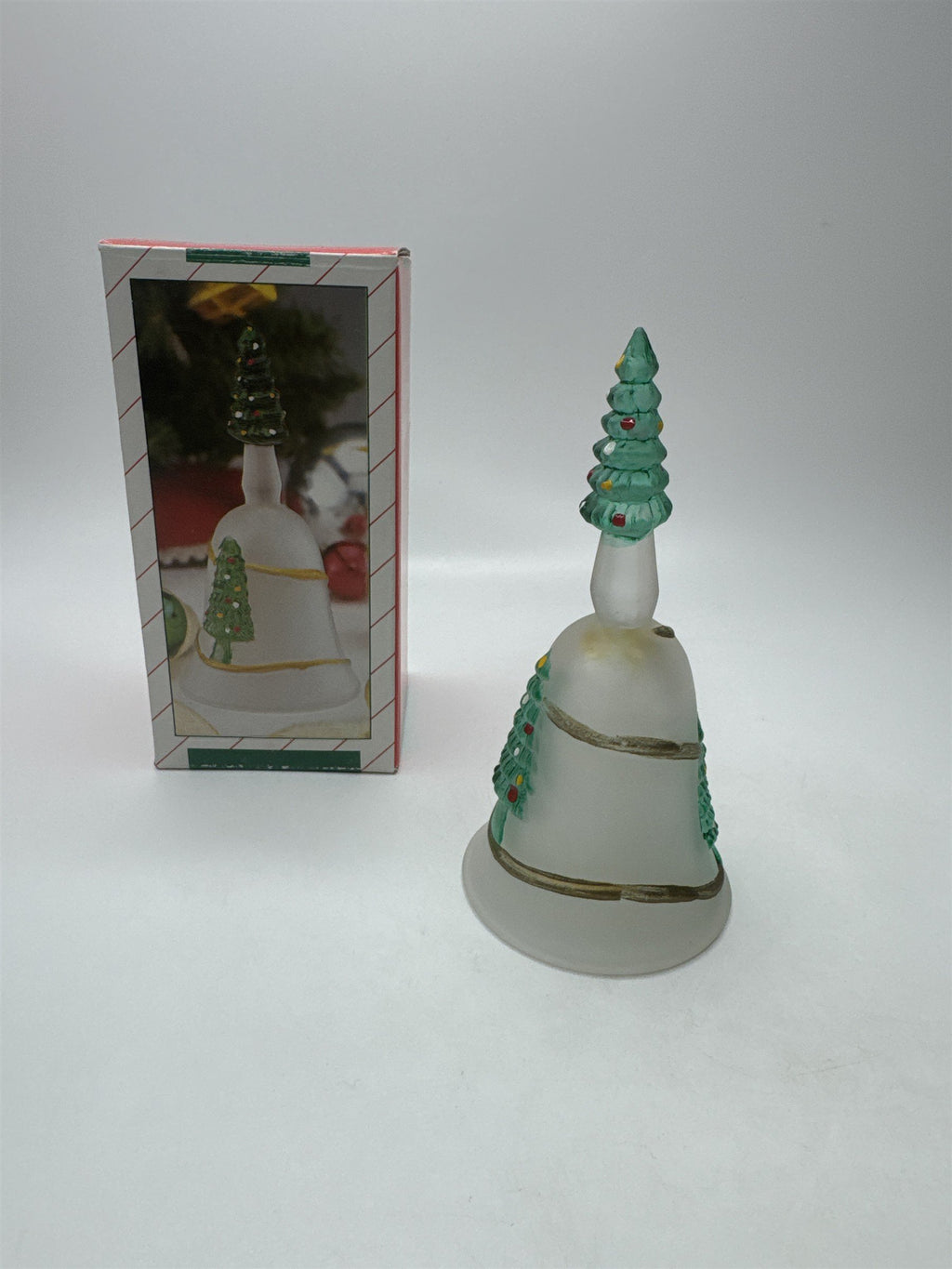 Vintage Jay Import Co Inc 16-1512B Christmas Tree Glass Dinner Bell