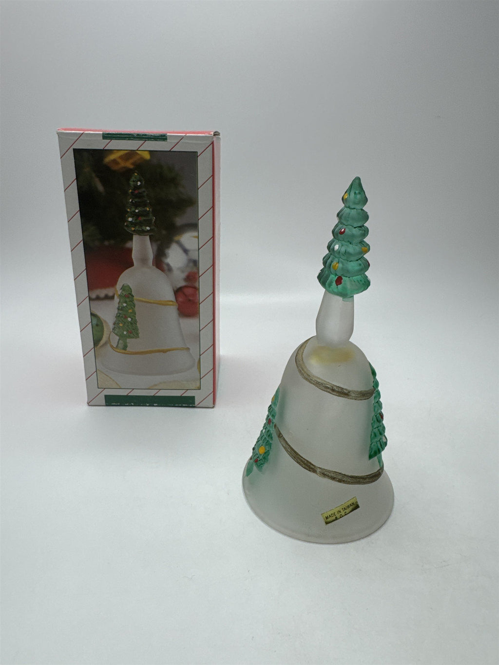 Vintage Jay Import Co Inc 16-1512B Christmas Tree Glass Dinner Bell