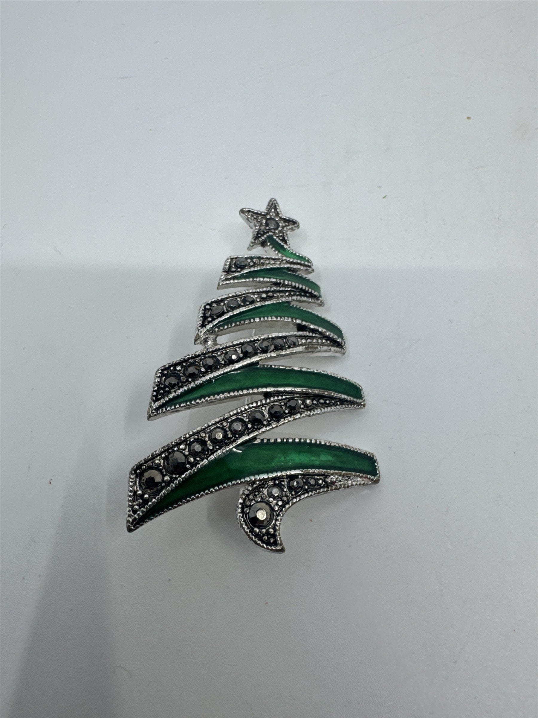 Vintage Green And Silver Christmas Tree Enamel Zig Zag Design Brooch Pin