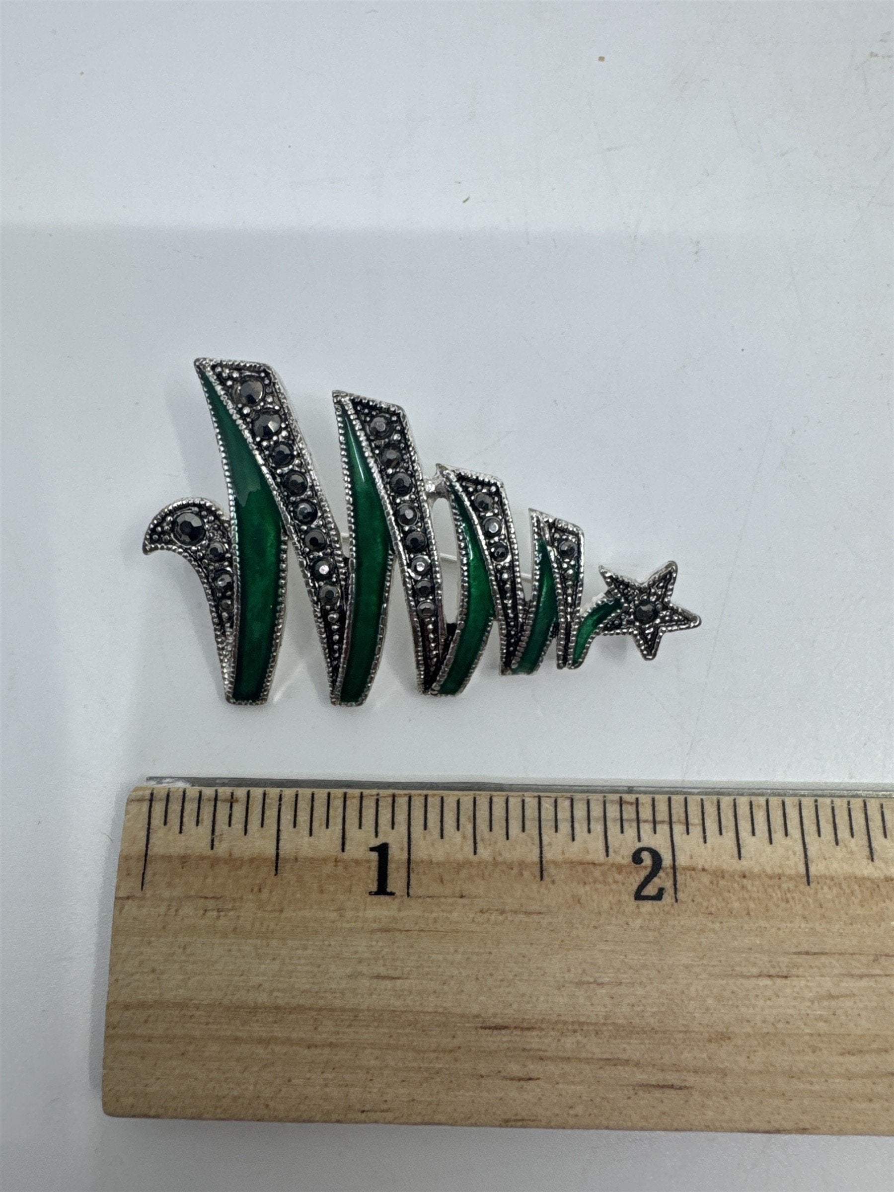 Vintage Green And Silver Christmas Tree Enamel Zig Zag Design Brooch Pin