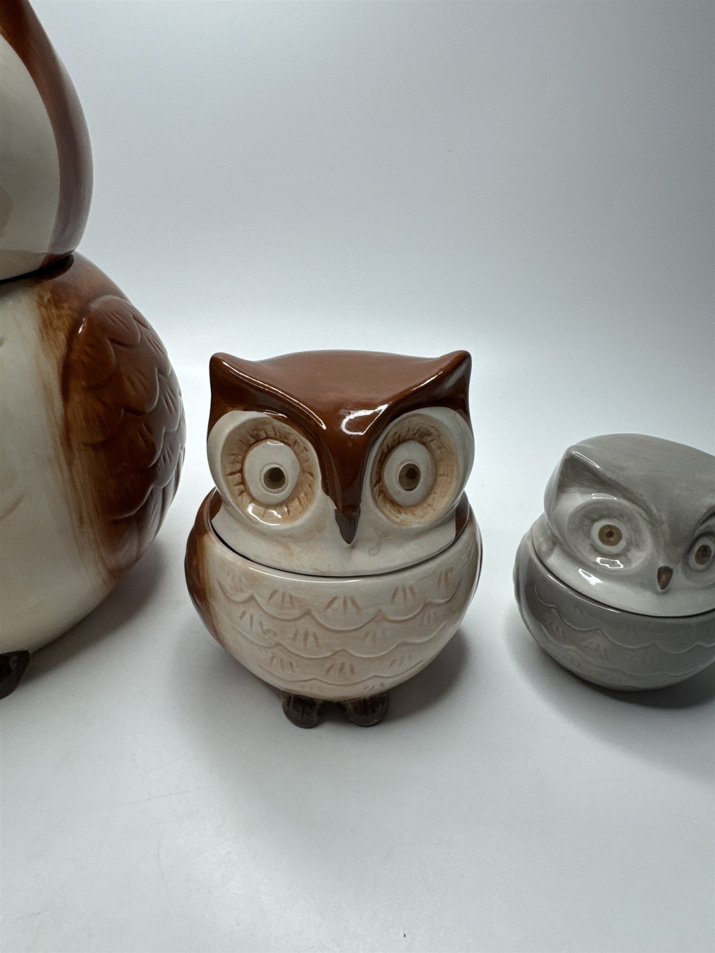 Vintage Set of Ceramic Owl Measuring Cups and Cookie Jar (Some Chips/Crazing)