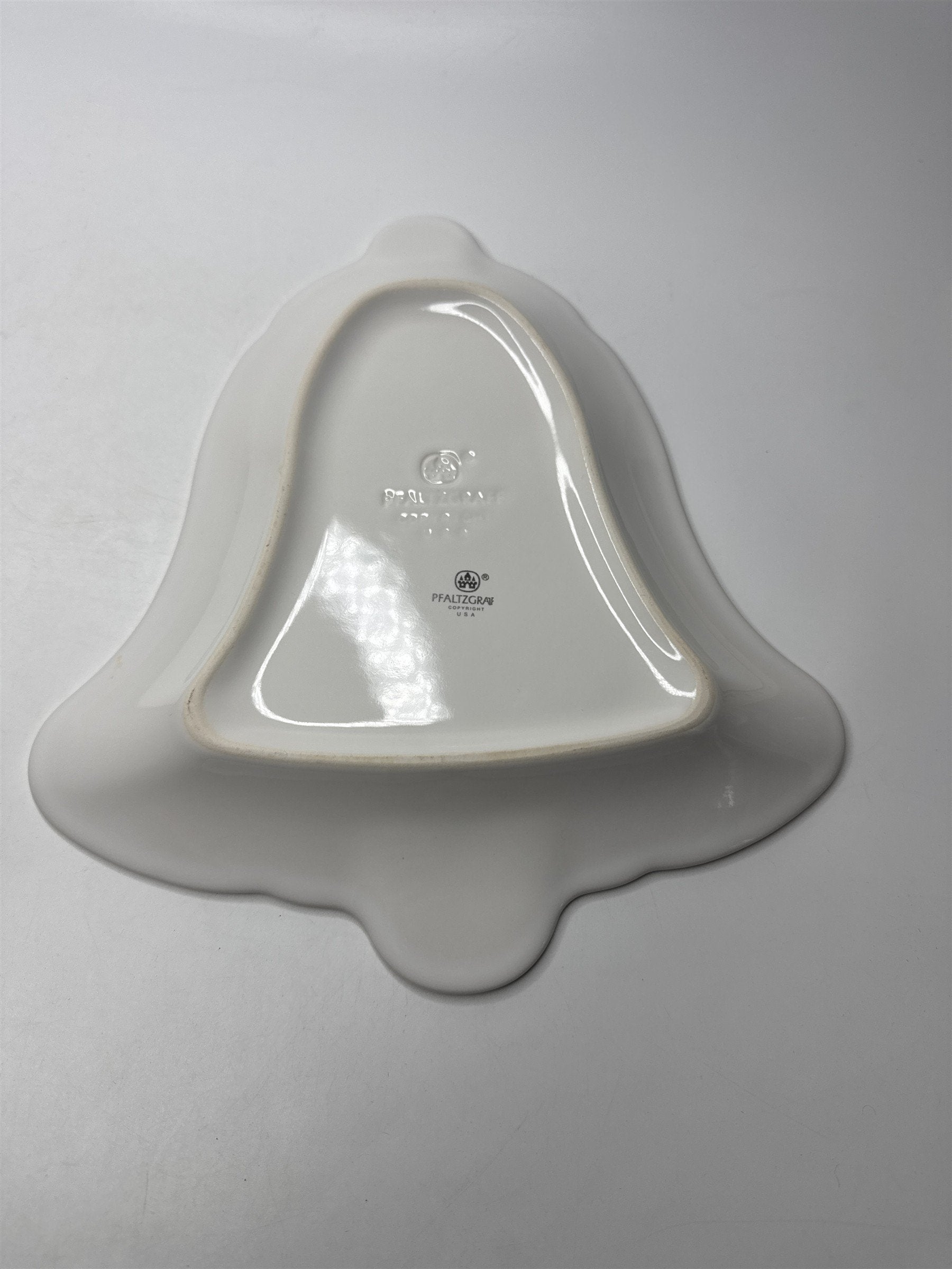 Pfaltzgraff Winterberry Christmas Bell Serving Dish Ceramic Plate 109-157-00 '95