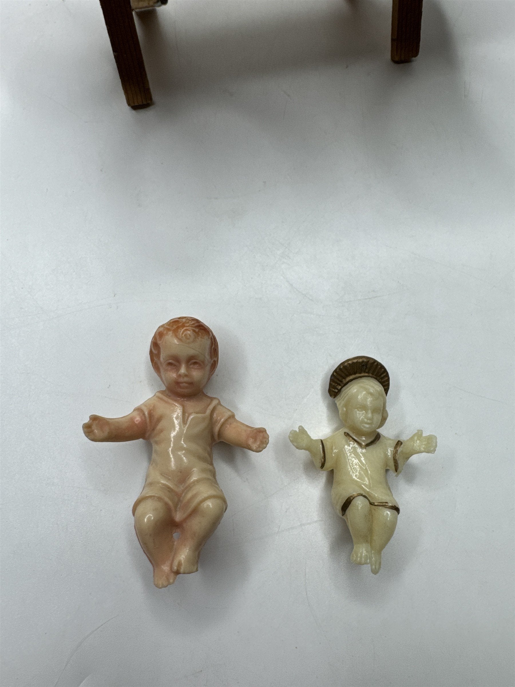 Vintage Nativity Set 2 Baby Jesus Figures & Wooden Hay Holder Christmas Decor