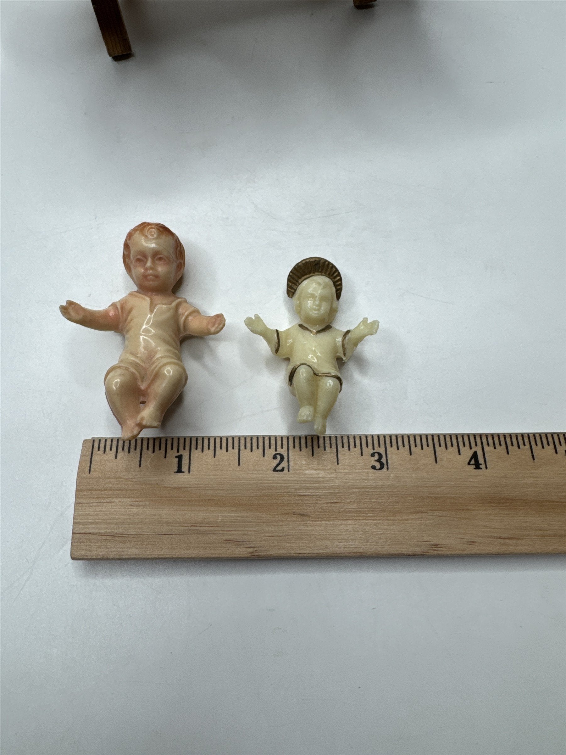 Vintage Nativity Set 2 Baby Jesus Figures & Wooden Hay Holder Christmas Decor
