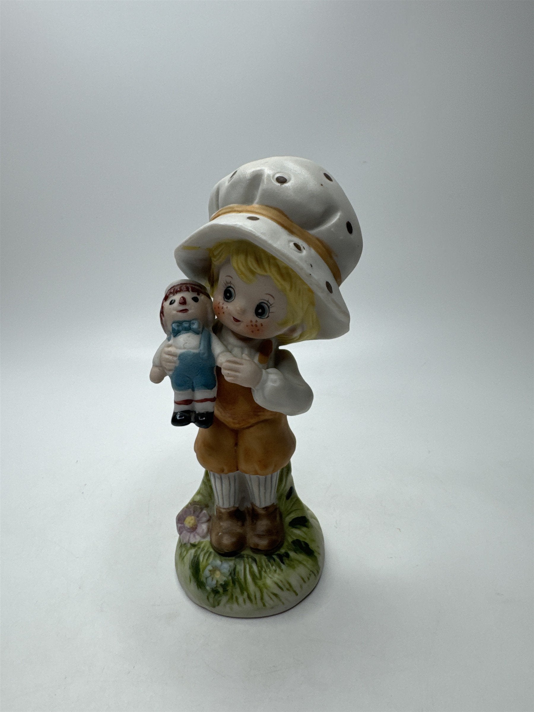 Homco Home Interiors Figurine Girl with Bonnet and Raggedy Ann Doll Flowers
