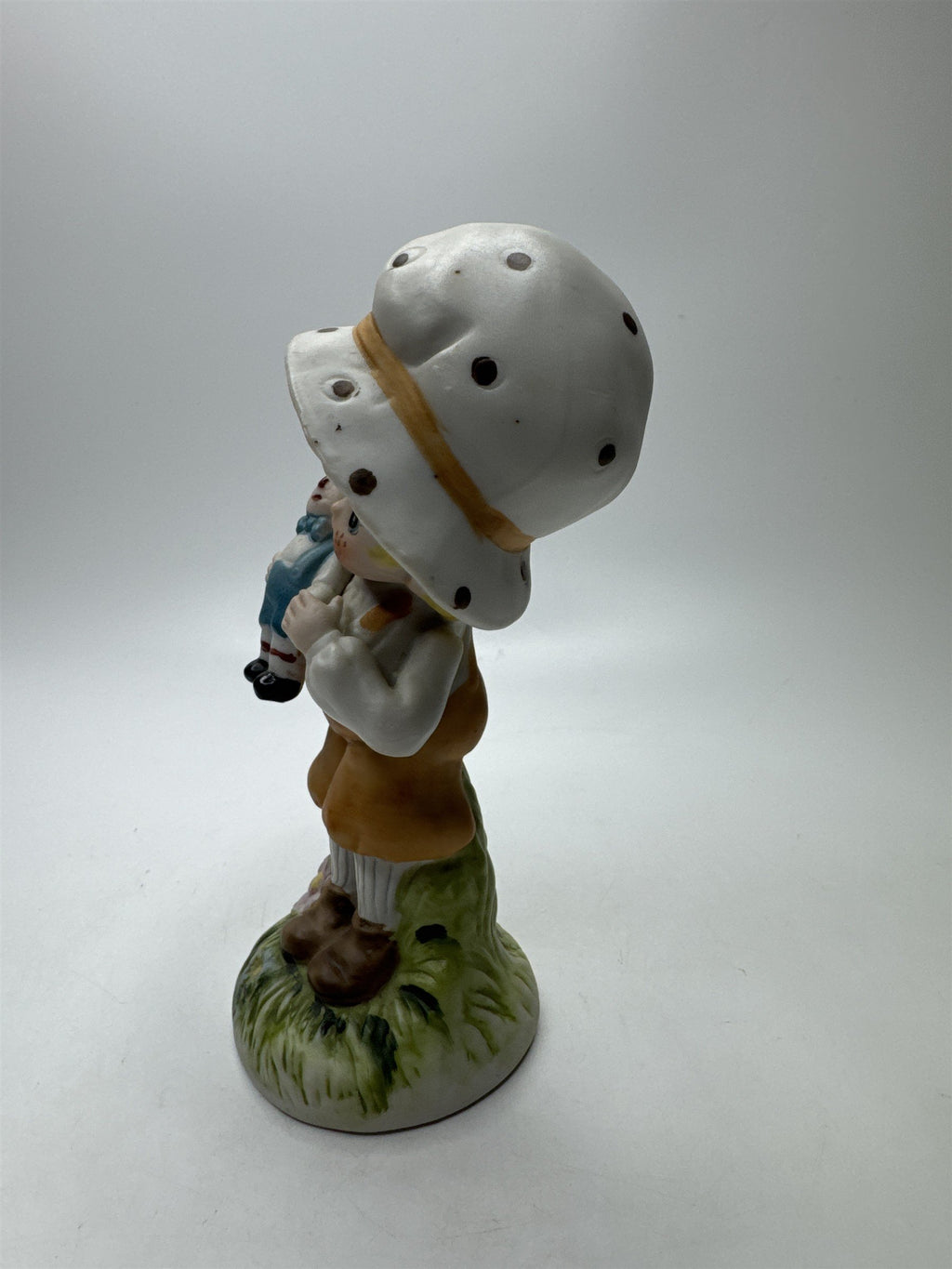 Homco Home Interiors Figurine Girl with Bonnet and Raggedy Ann Doll Flowers