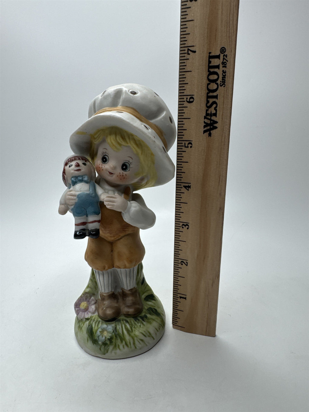 Homco Home Interiors Figurine Girl with Bonnet and Raggedy Ann Doll Flowers