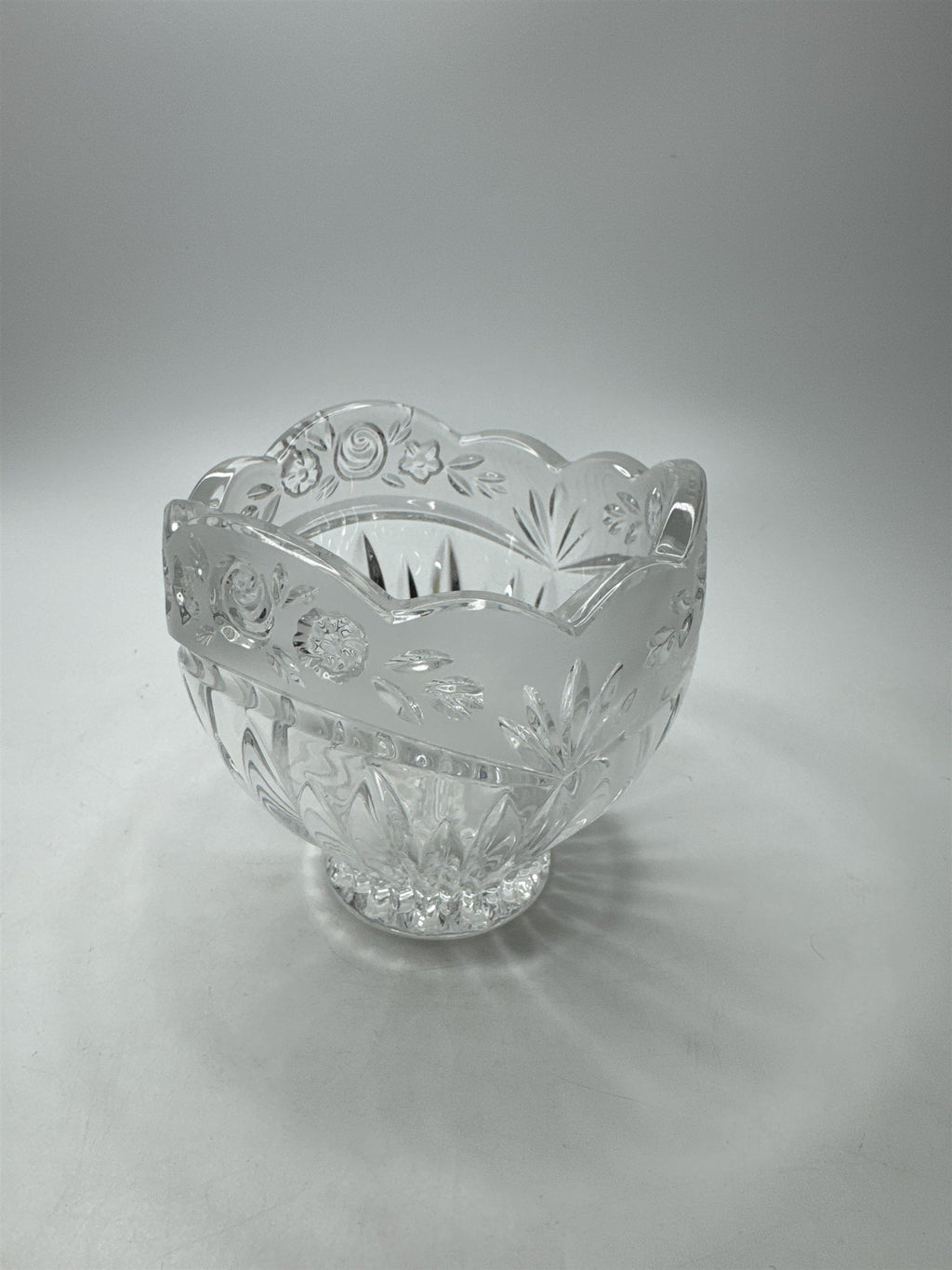VTG Oneida Southern Garden Crystal Candy Dish Frosted Rose Design