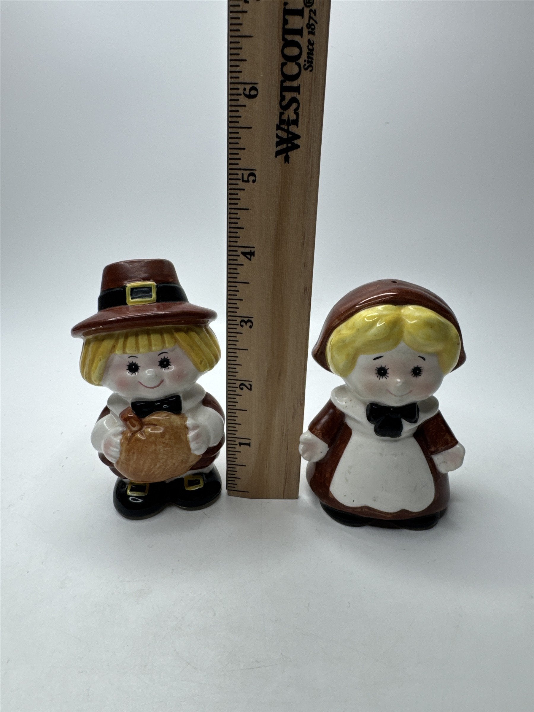 Vintage Enesco Pilgrim Salt & Pepper Shakers Set Thanksgiving Autumn Decor