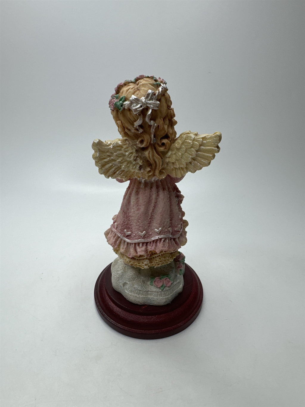 Vintage House of Lloyd Giving Angel Figurine Christmas Around the World 1996 Dec