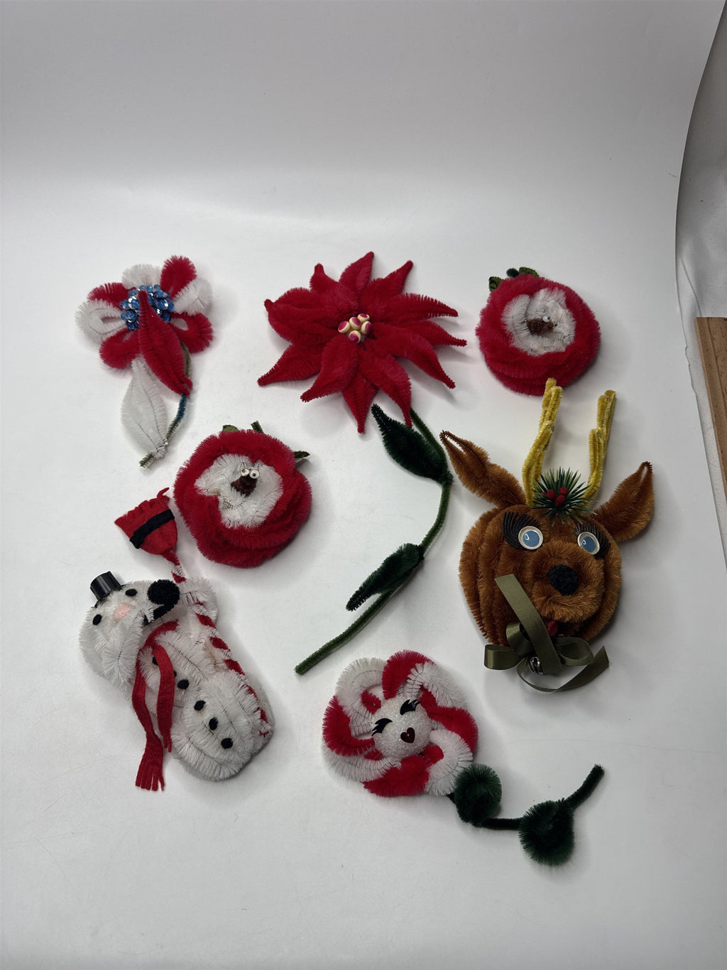 Lot of 7 Handmade Pipe Cleaner Magnet Christmas Figures Craft Vintage Lot