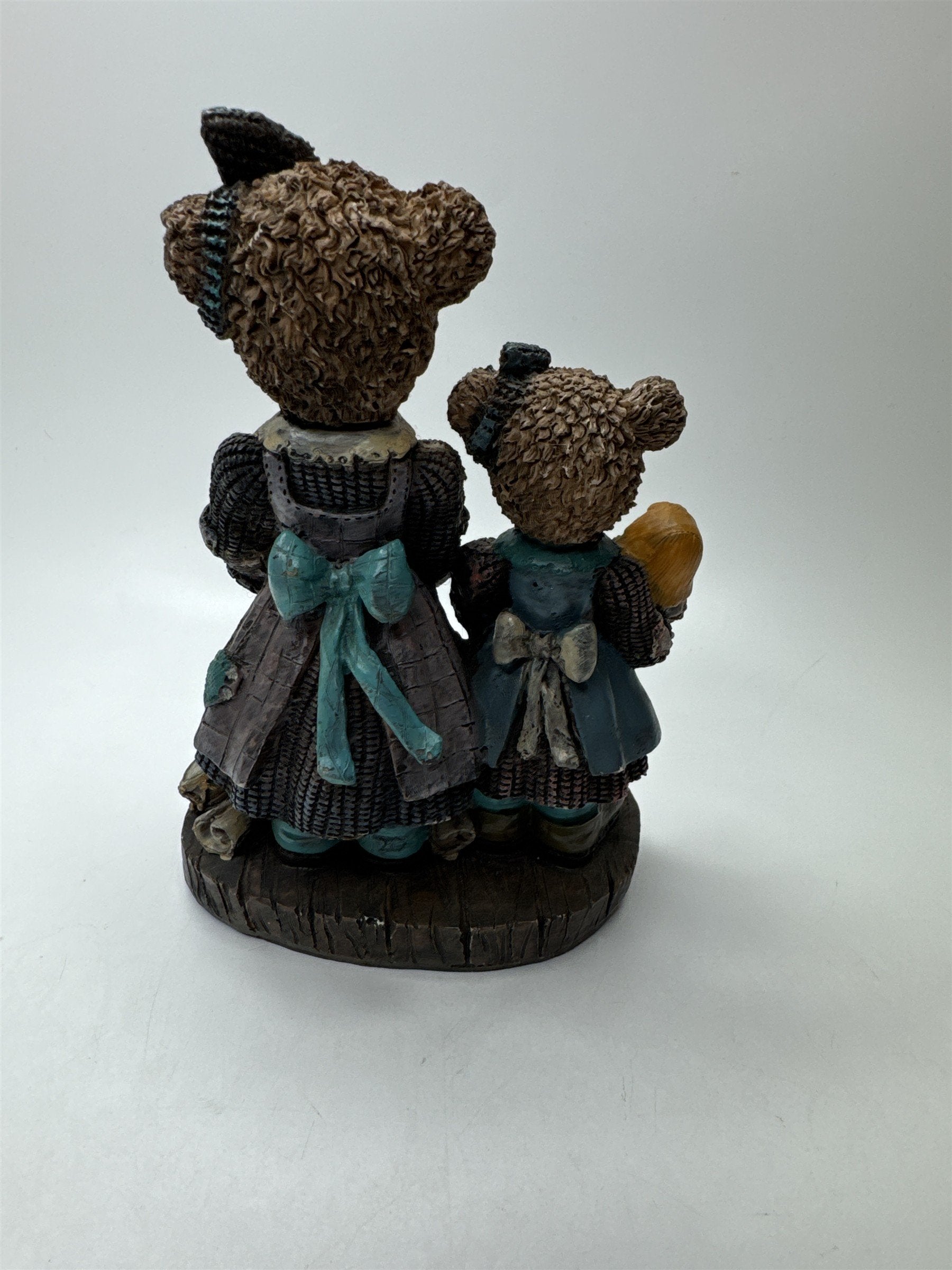 Vintage Bears Figurine Christmas Holiday Presents Doll Toy Statue Decor