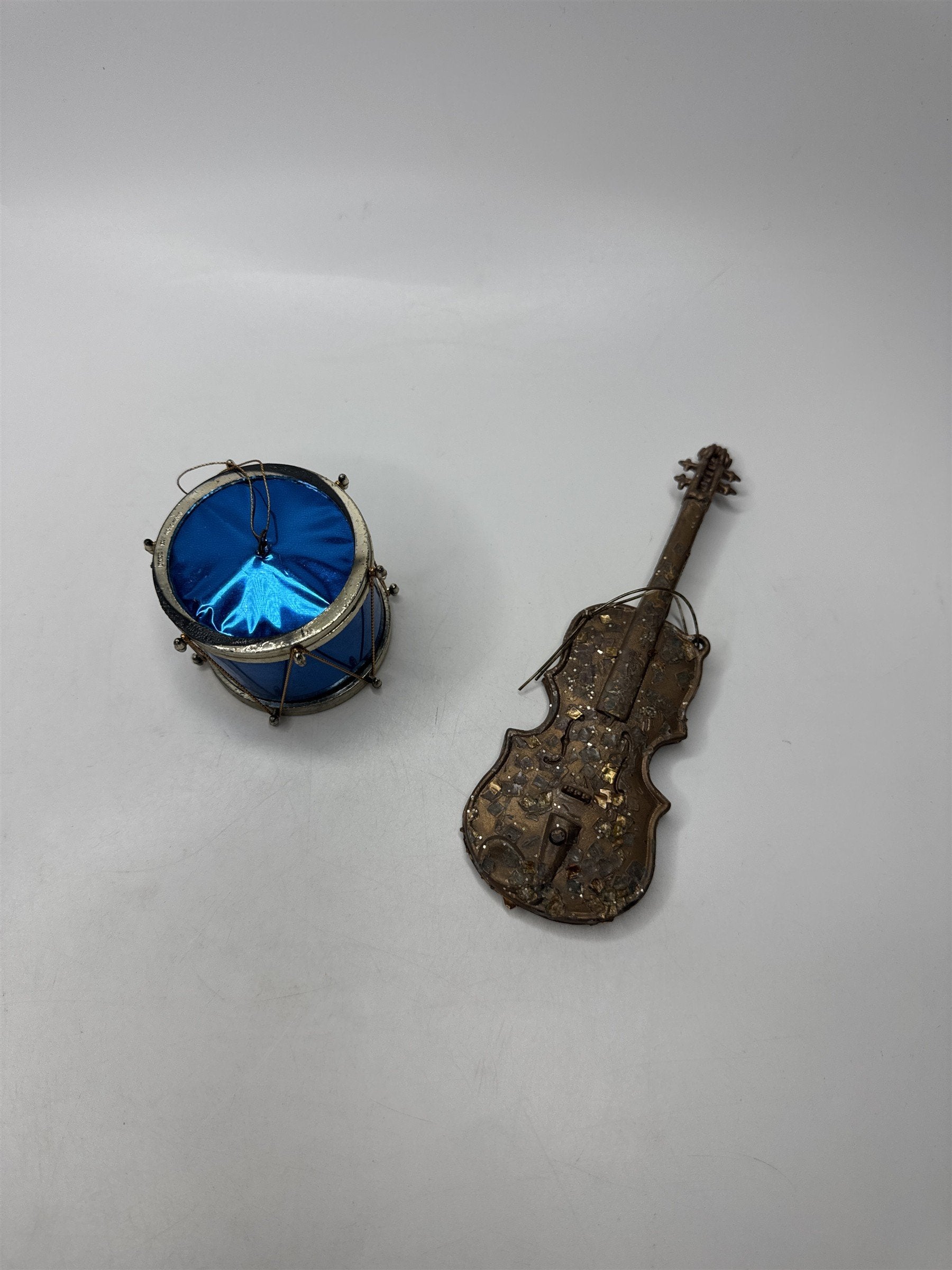 Vintage Hong Kong Drum Violin Musical Instrument Ornaments Christmas Plastic Kit