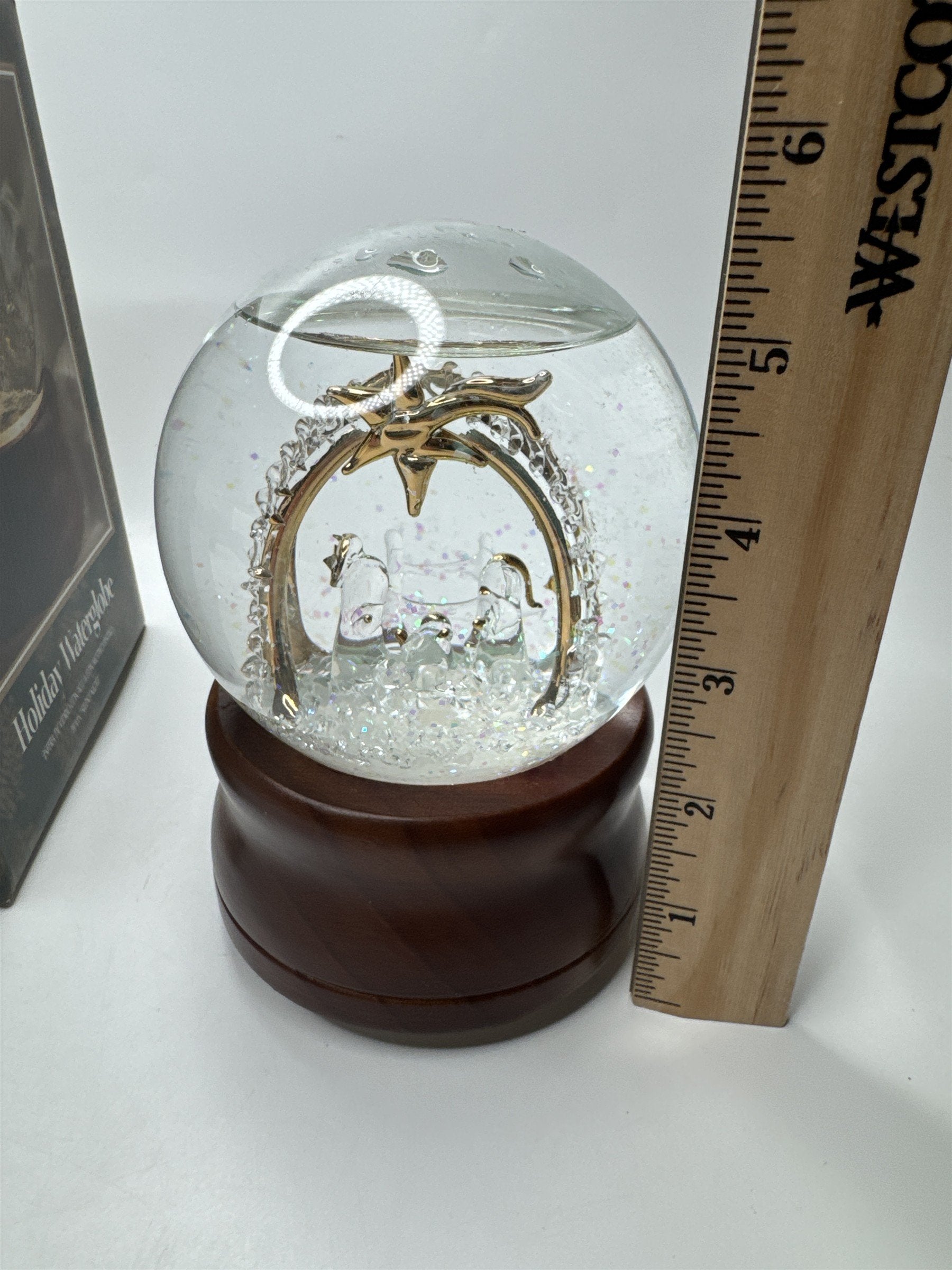 Vintage Waterglobe Snow Globe Music Box Plays Silent Night Christmas Holiday