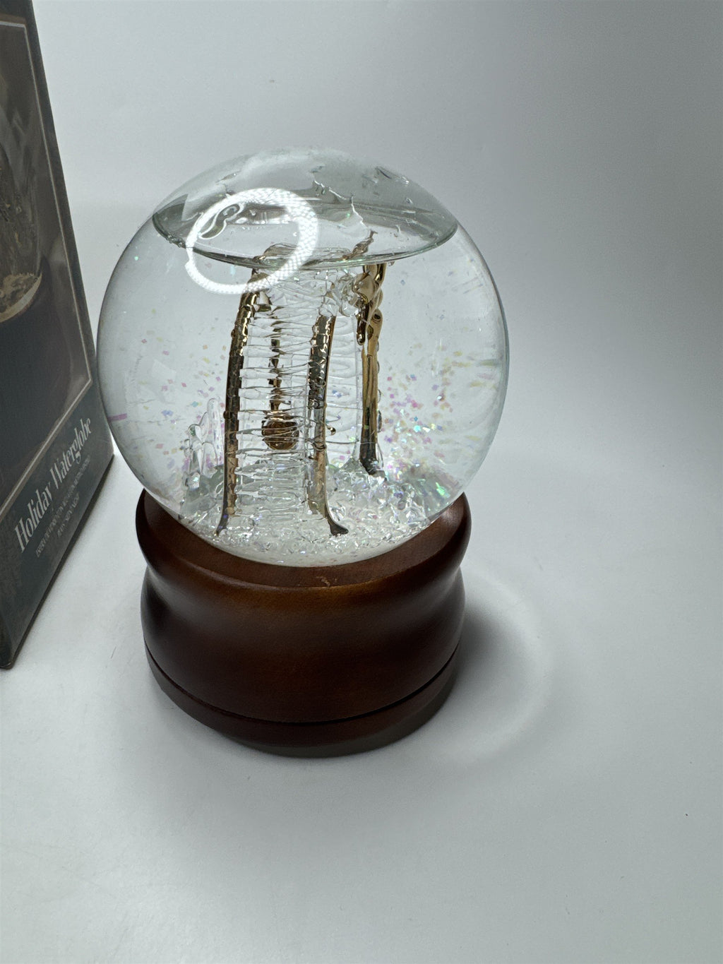 Vintage Waterglobe Snow Globe Music Box Plays Silent Night Christmas Holiday