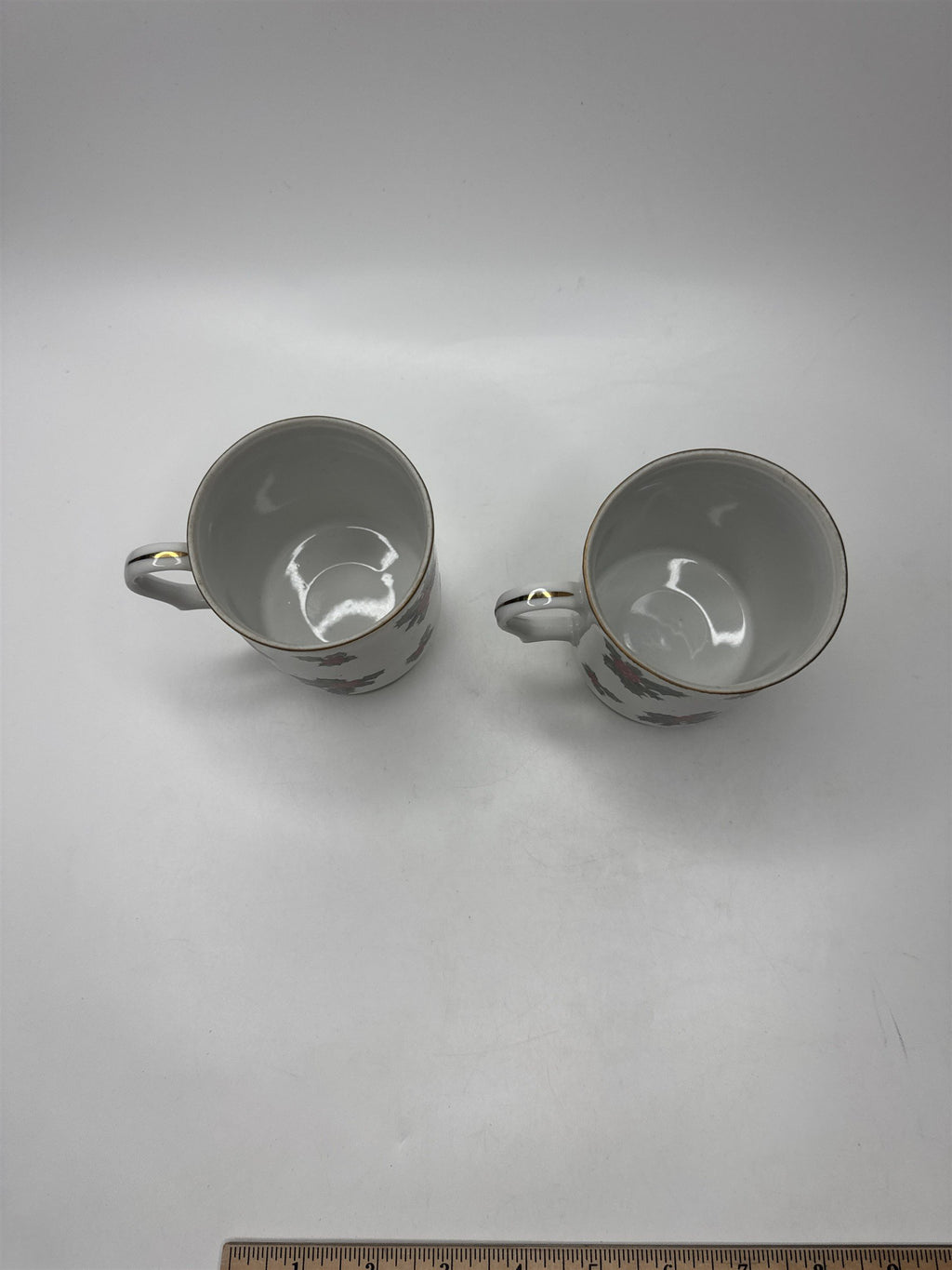 Vintage Lefton Japan Set 2 Holly Berry Mugs Footed Gold Trim Christmas