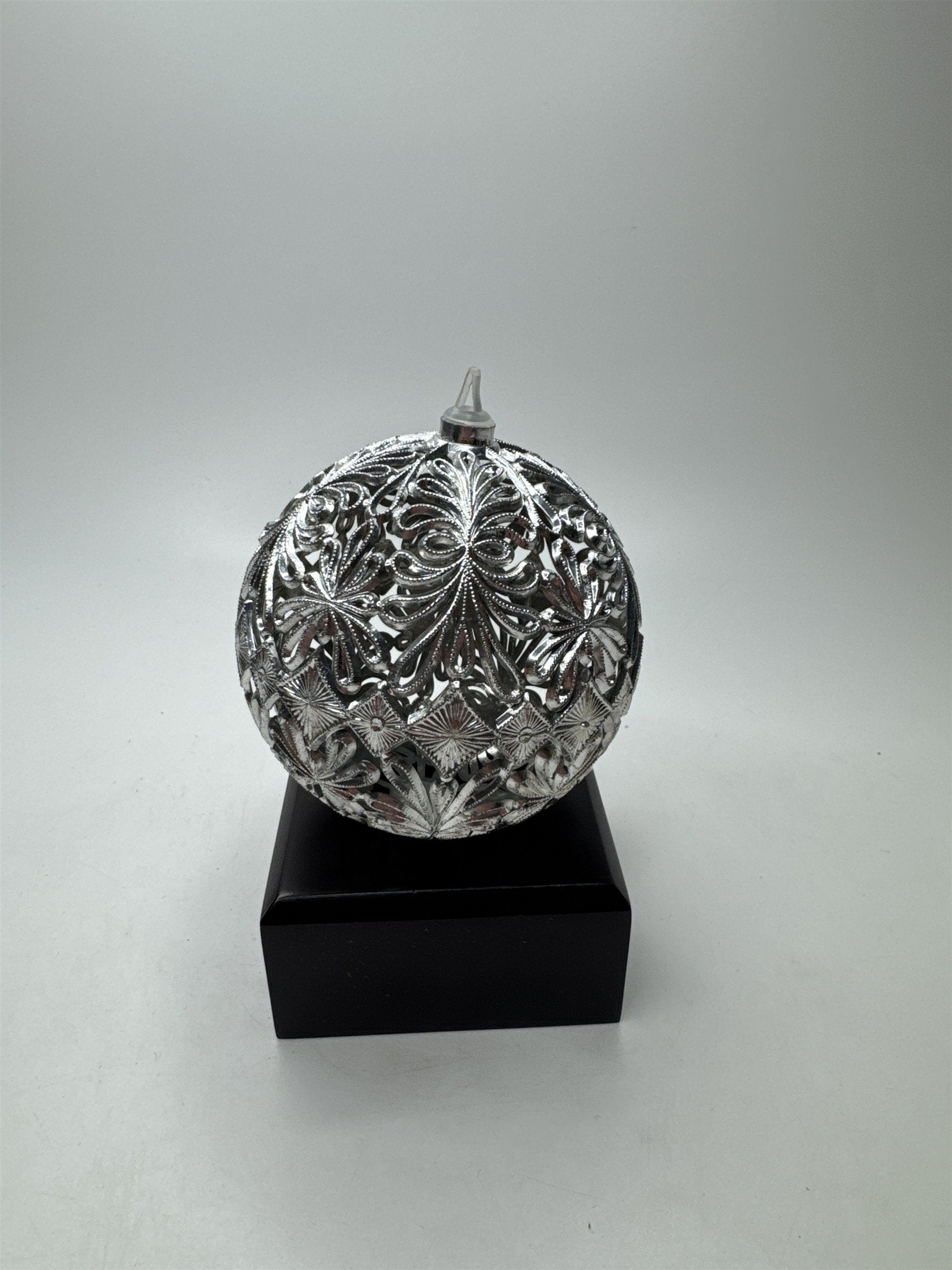 Vintage Silver Plastic Ornament Filigree Lace Embossed 3D Ball Christmas Decor