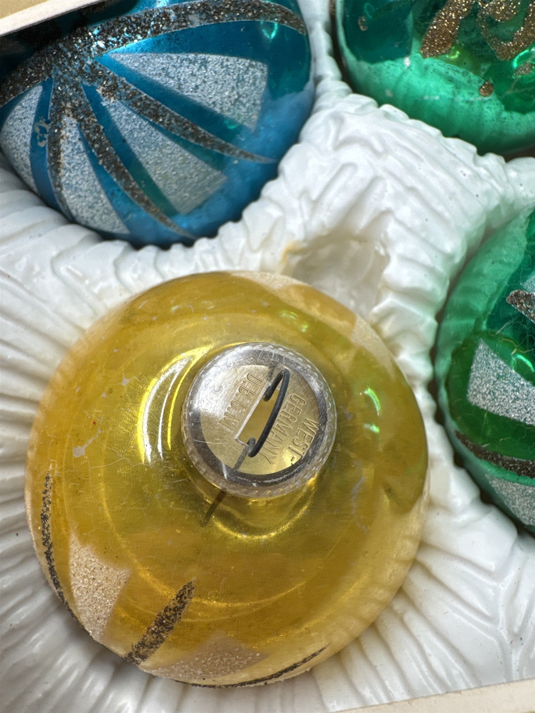 Set 4 Vintage West Germany Glitter Glass Starburst Kresge Christmas Crazing
