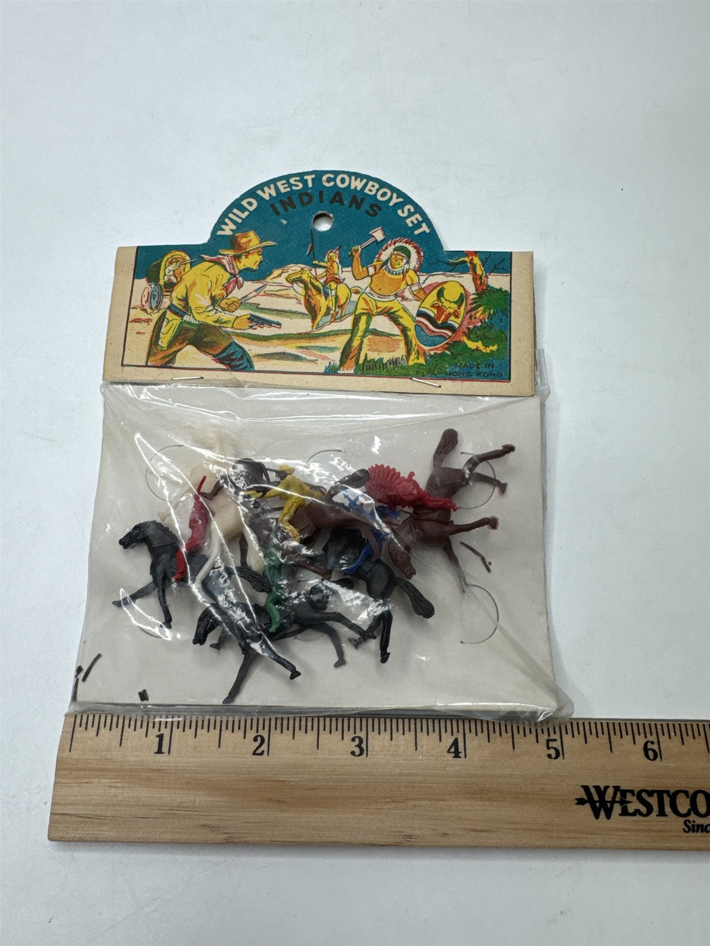 Vintage Hong Kong Wild West Cowboy Indians Plastic Figures Set On Card NOS