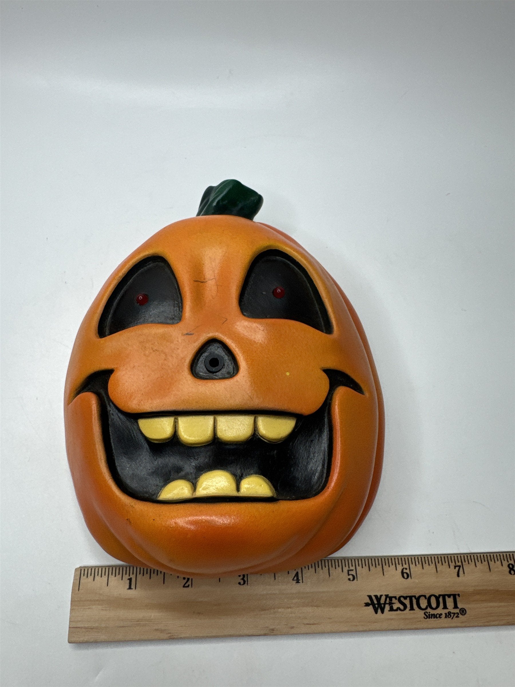 Vintage Halloween Talking Pumpkin Wall Decor Motion Activated Scary Light Up