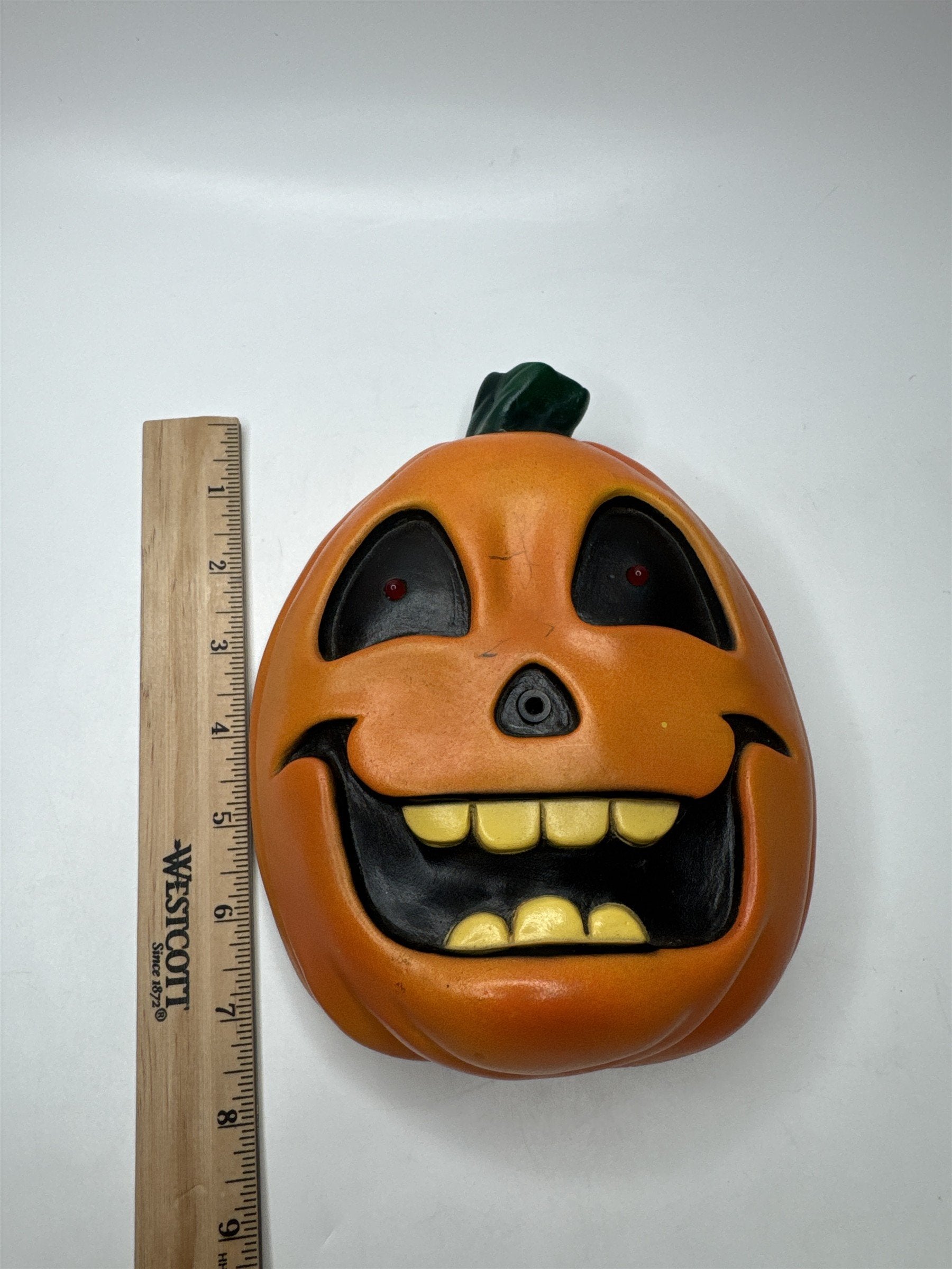 Vintage Halloween Talking Pumpkin Wall Decor Motion Activated Scary Light Up