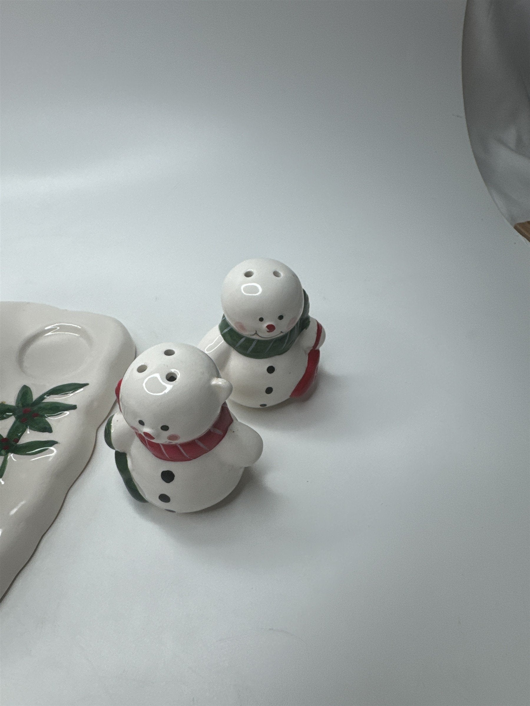 Santa Snowmen Napkin Holder & Salt Pepper Shakers Ceramic Christmas Table Set