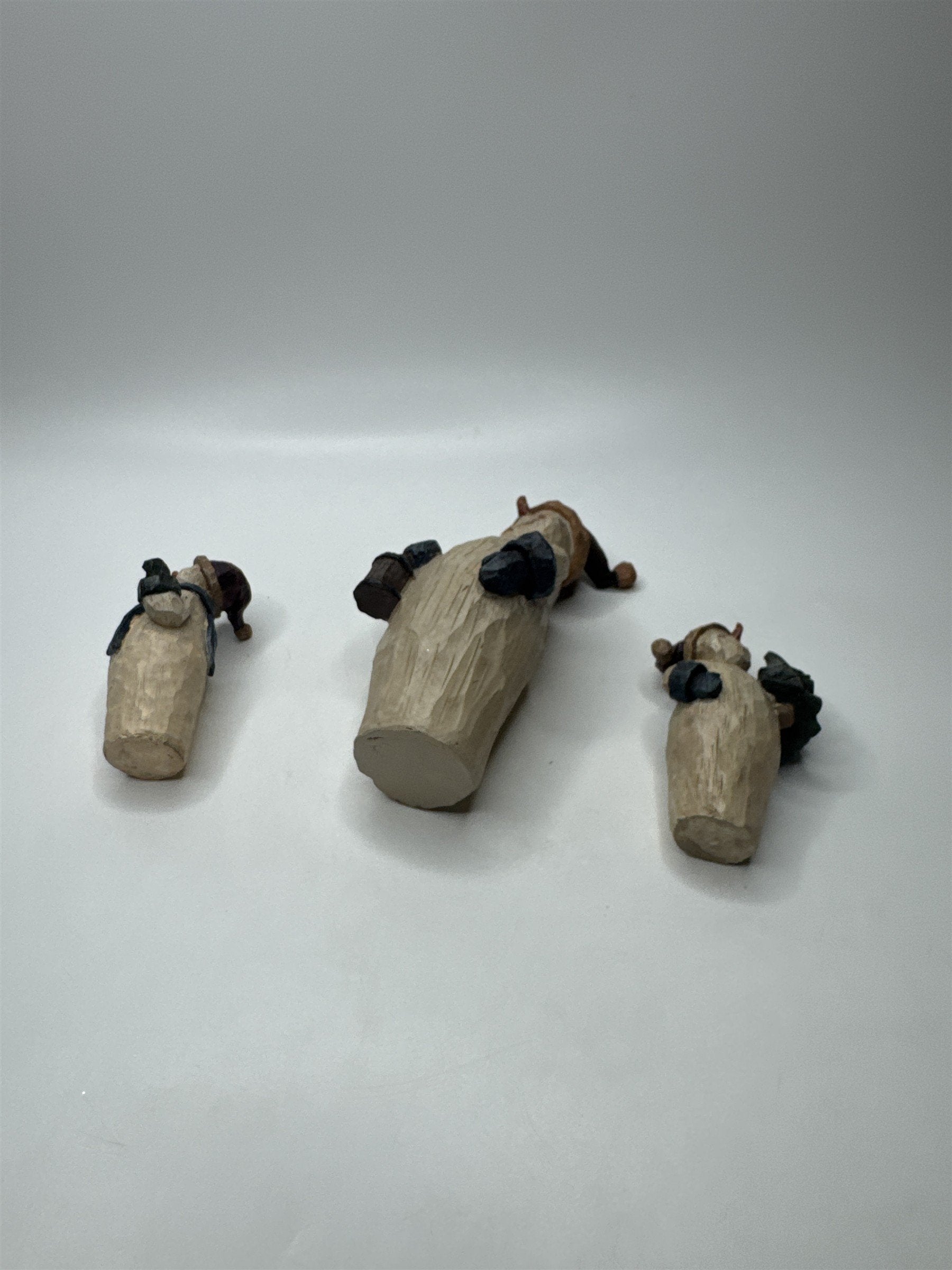 SET 3 Snowmen Figurines Resin Primitive Carved Look Christmas Winter Decor Lot