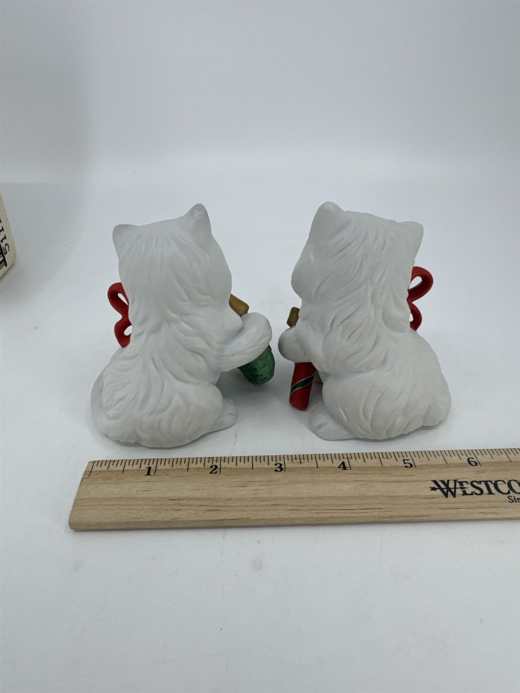 Vintage Homco Holiday/Christmas White Kitten Figurines W/ Wreath And Candy Cane