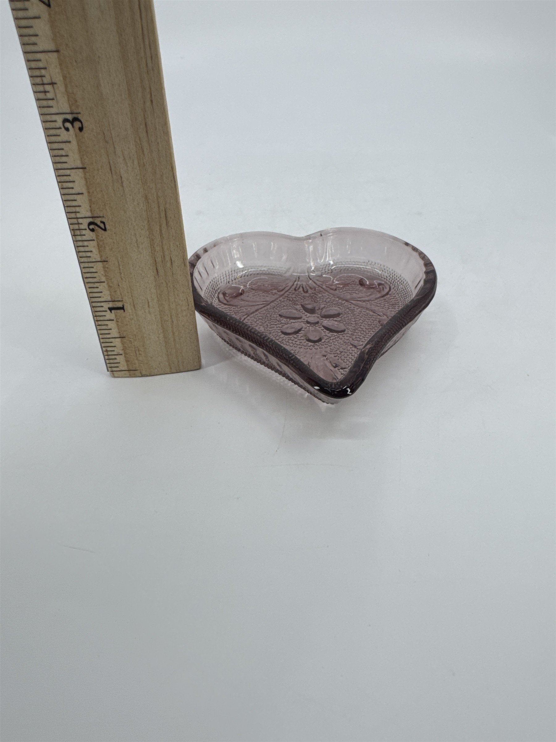 Vintage Indiana Glass Amethyst Heart Shaped Trinket Dish Candy/Jewelry Dish