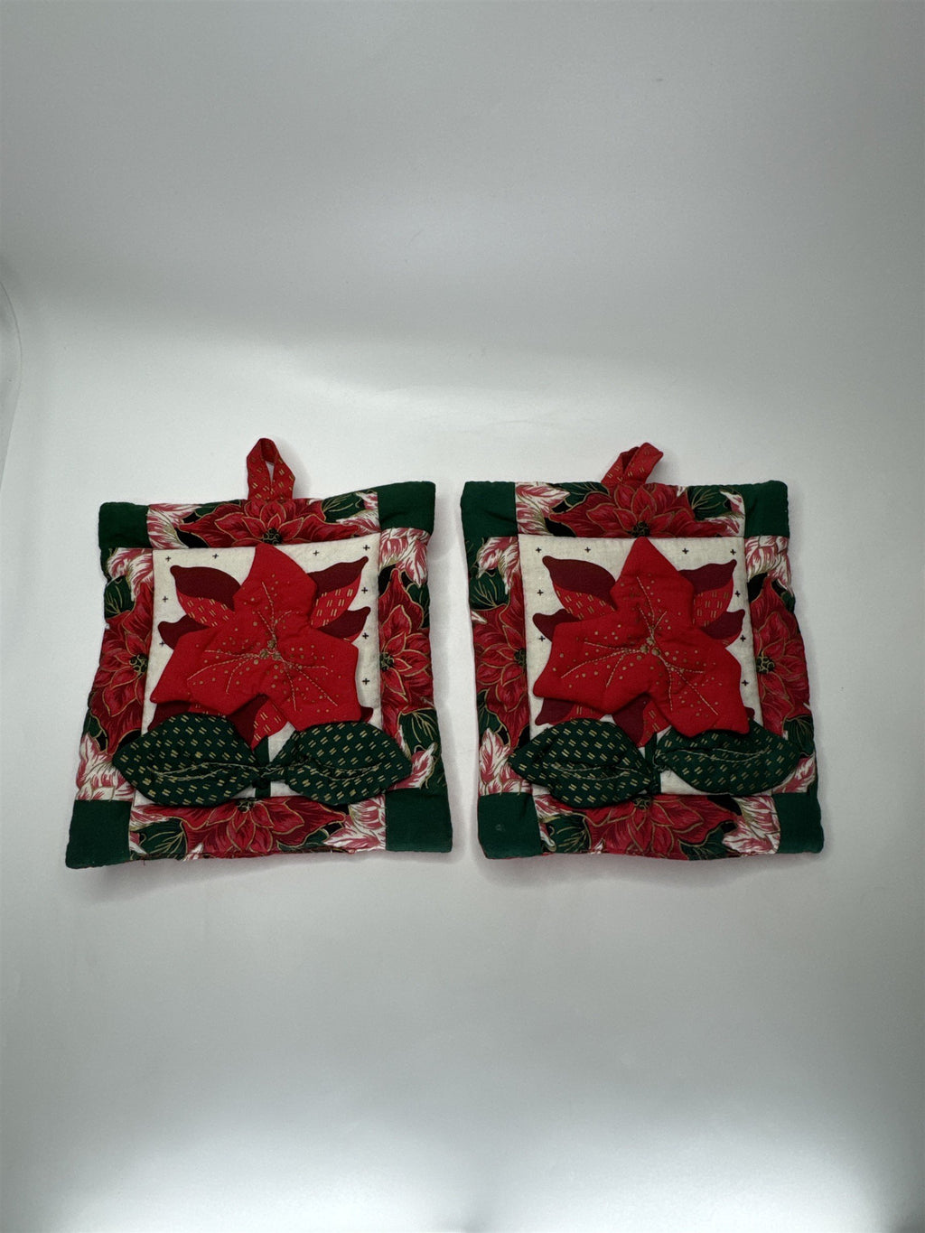 Quilted Poinsettia Potholders Set 2 Christmas Holiday Kitchen Decor Red Green