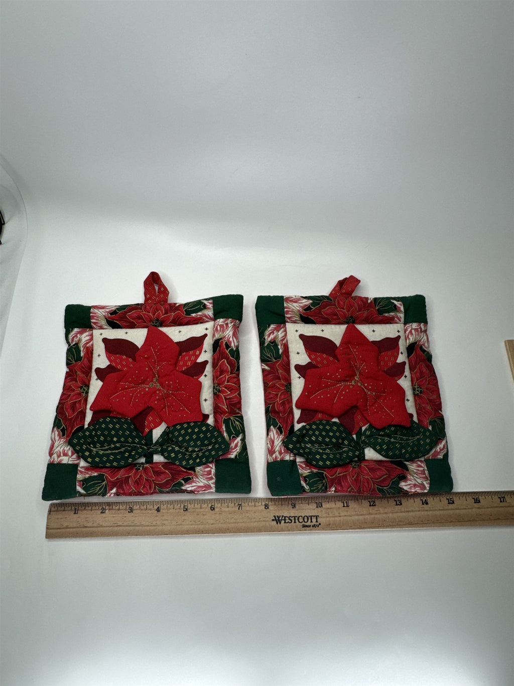 Quilted Poinsettia Potholders Set 2 Christmas Holiday Kitchen Decor Red Green