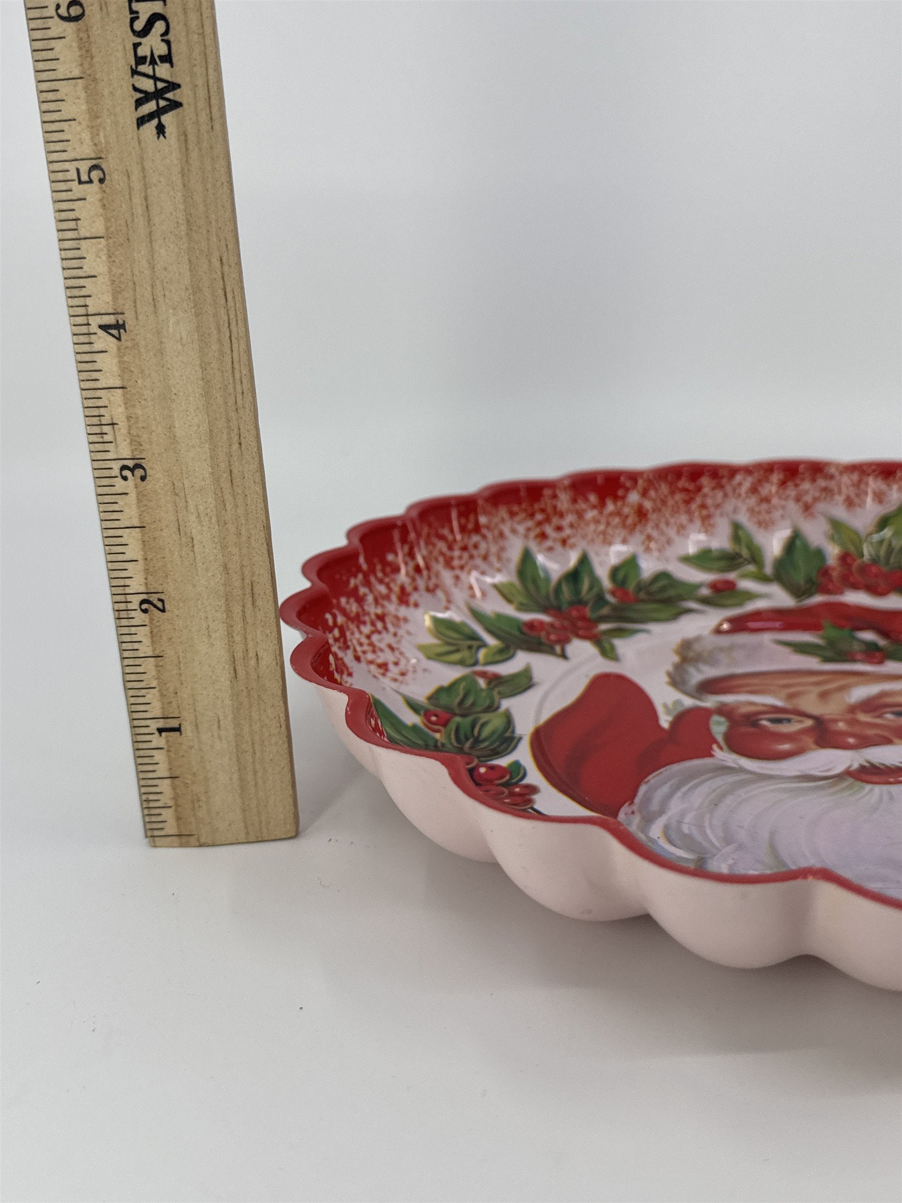 Vintage Plastic Christmas Santa Clause Decorative Scalloped Serving Tray