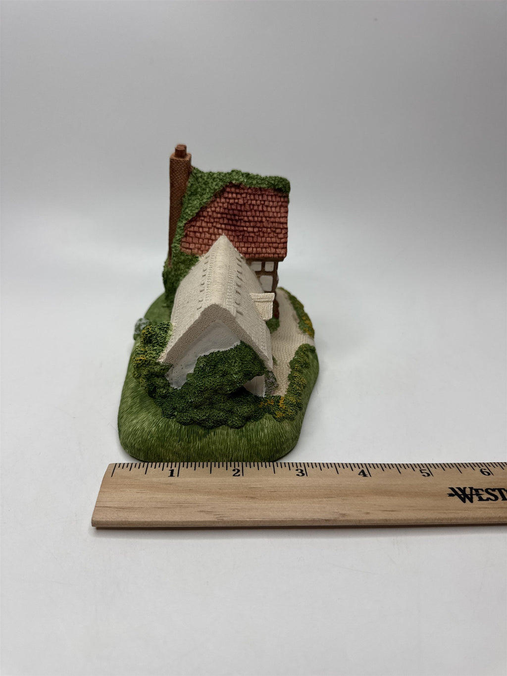 Miniature Village Figurine The Swan Tavern Thatched Roof Collectible Decor