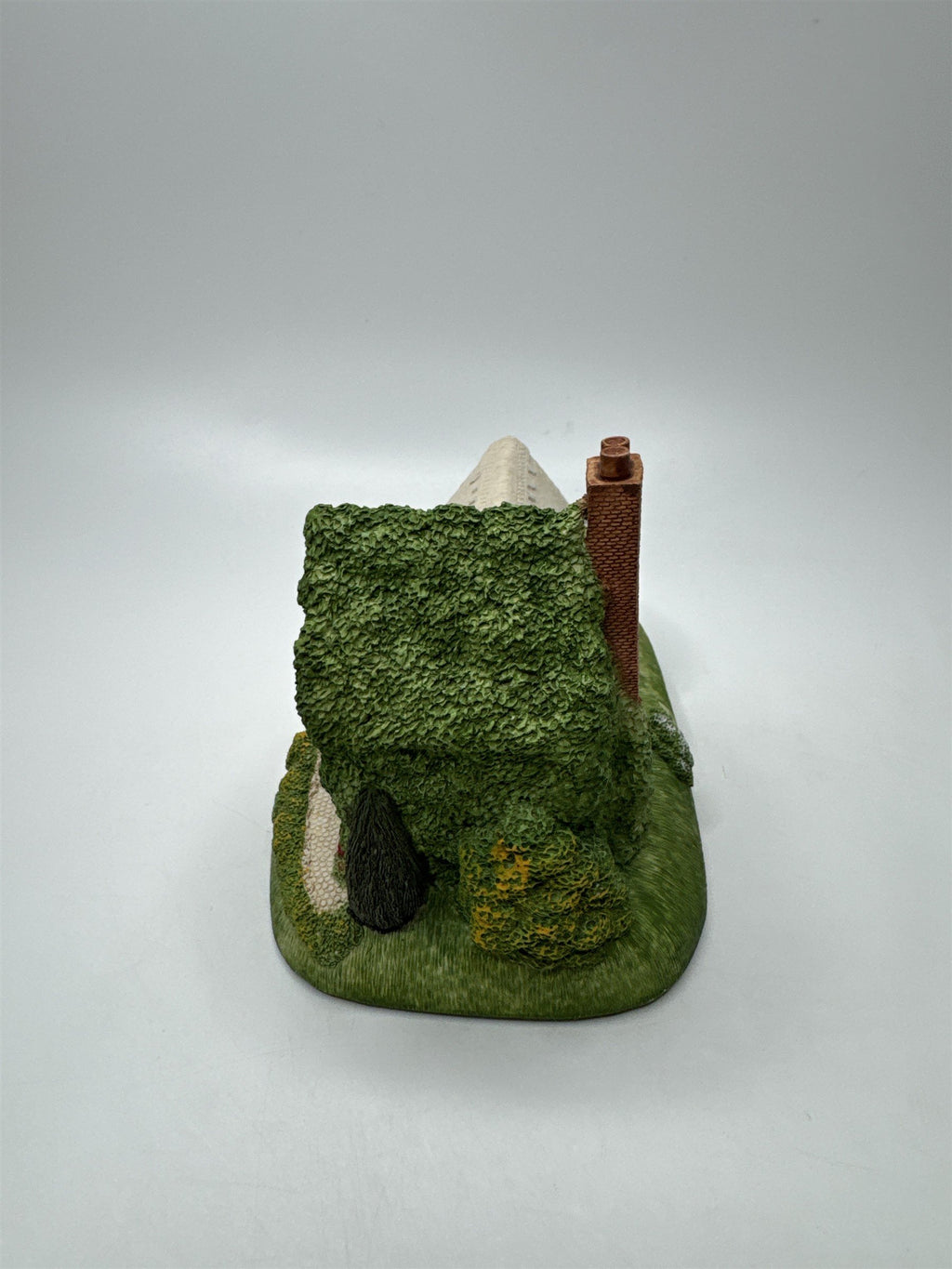 Miniature Village Figurine The Swan Tavern Thatched Roof Collectible Decor