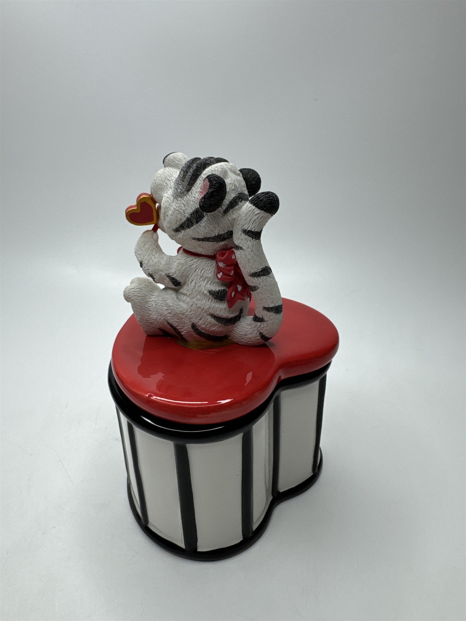 Hallmark Cat Trinket Box Figurine Valentine Heart Lock Candy Storage Decor
