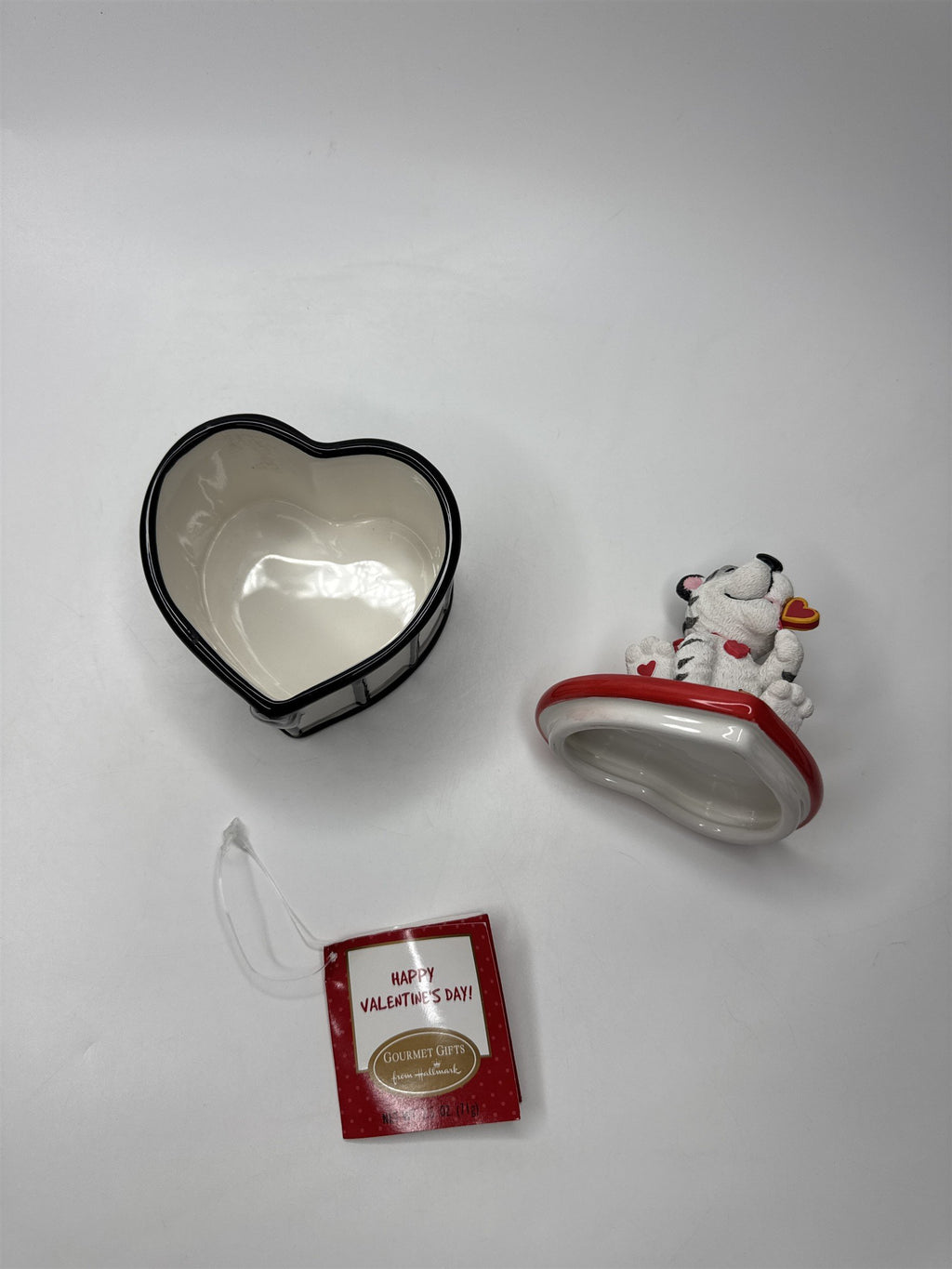 Hallmark Cat Trinket Box Figurine Valentine Heart Lock Candy Storage Decor