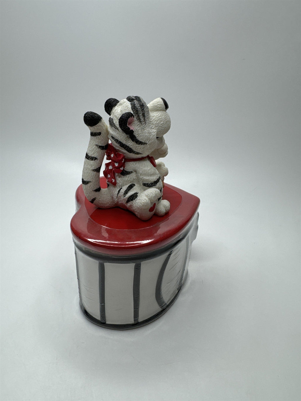 Vintage Hallmark Cat Trinket Box Figurine Valentine Heart Lock Candy Storage Box
