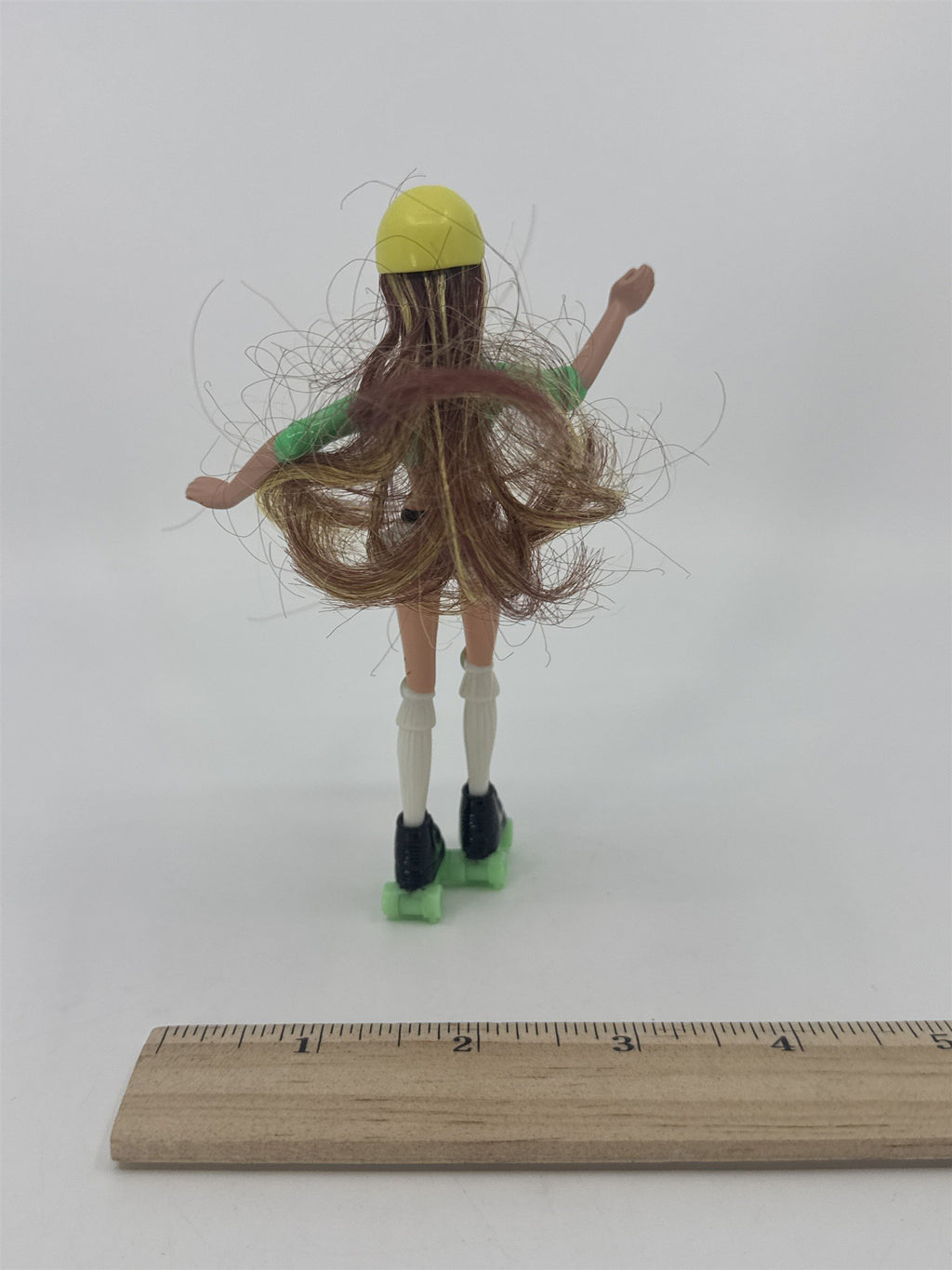 Mcdonald's My Scene 2007 Chelsea Toy Doll W/ Yellow Helmet And Rollerskates
