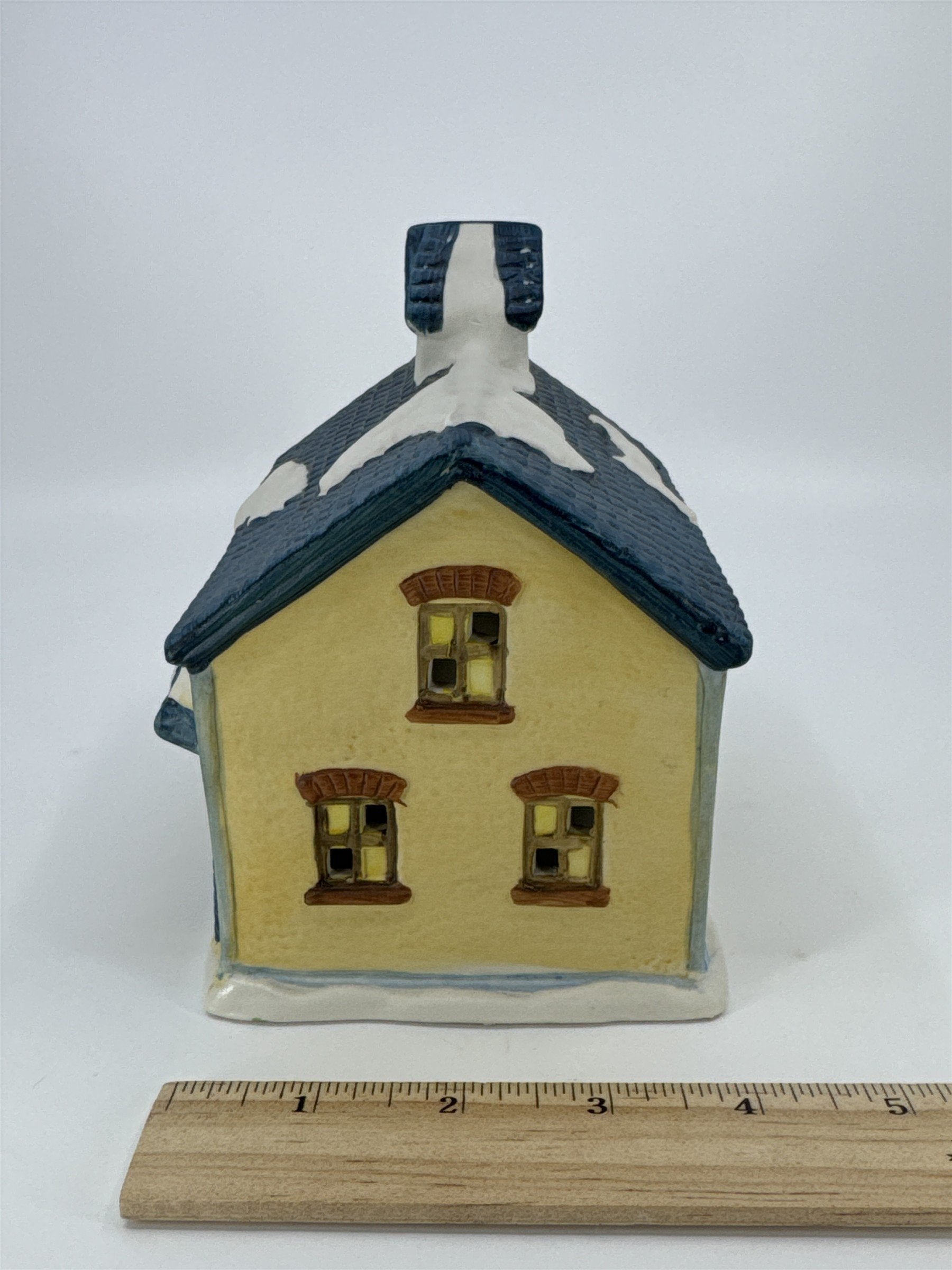 Vintage 1991 National Decorations Christmas Light Up Porcelain Post Office House