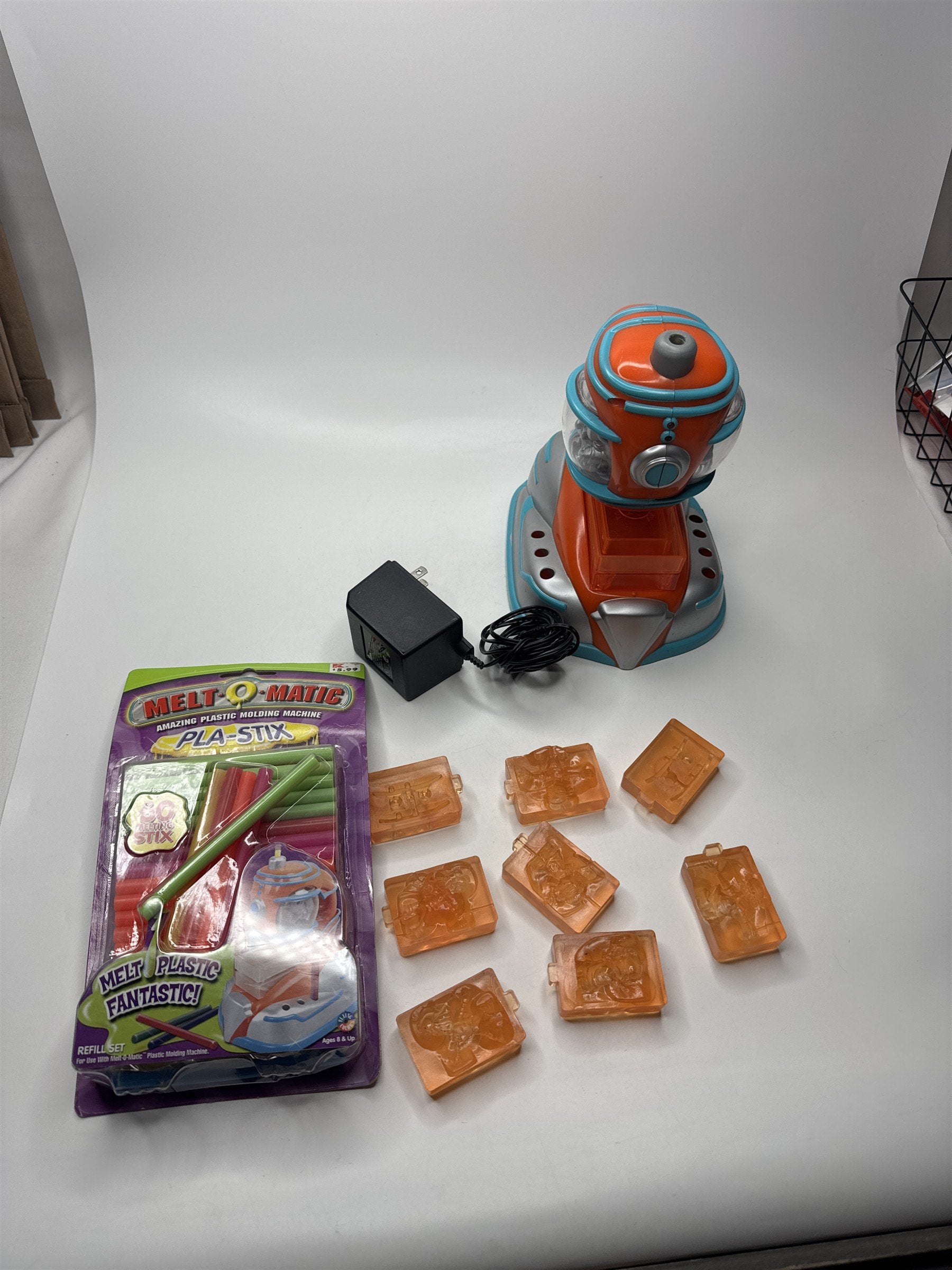 VTG 2000 Nickelodeon Melt-O-Matic Amazing Plastic Toy Molding Machine w/ Molds