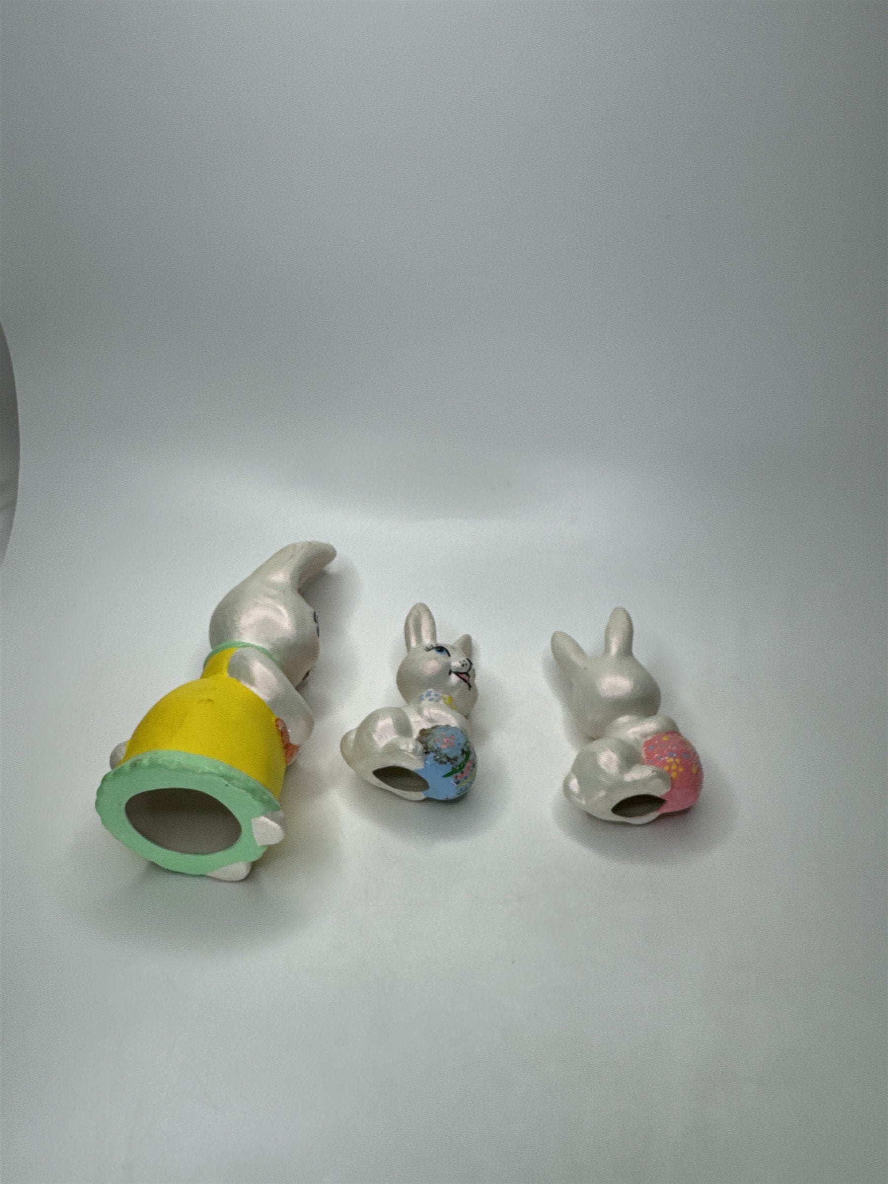 VTG Easter Decor Big Eye Bunny Figurine Set of 3 Iridescent Glaze Rabbit