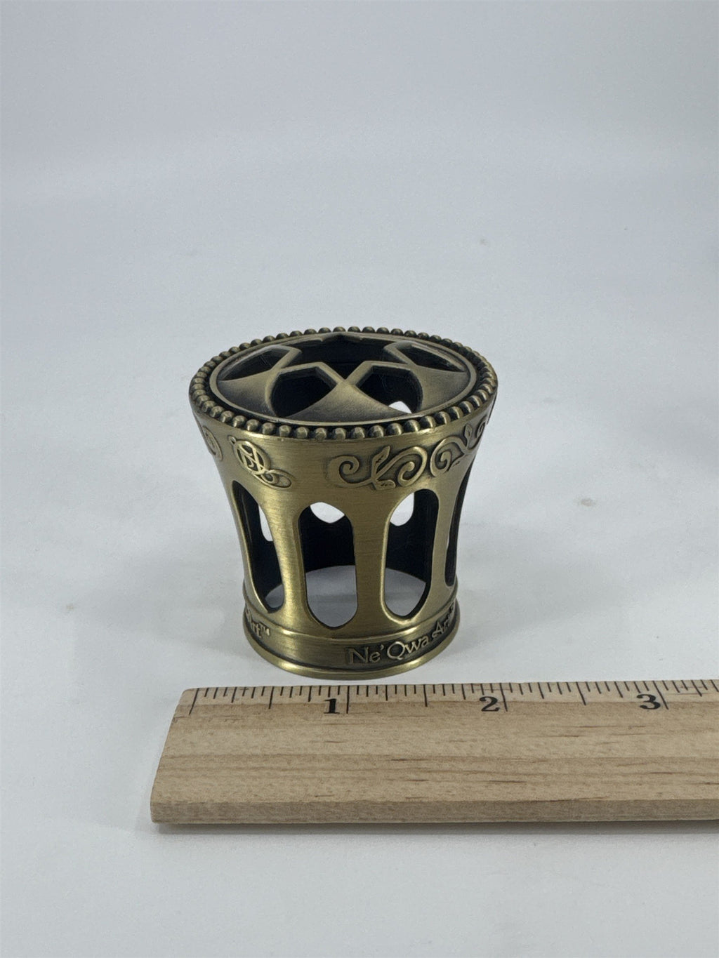 Vintage Ne 'Qwa Art Fragrance Oil Lamp Crown Brass Toned Topper