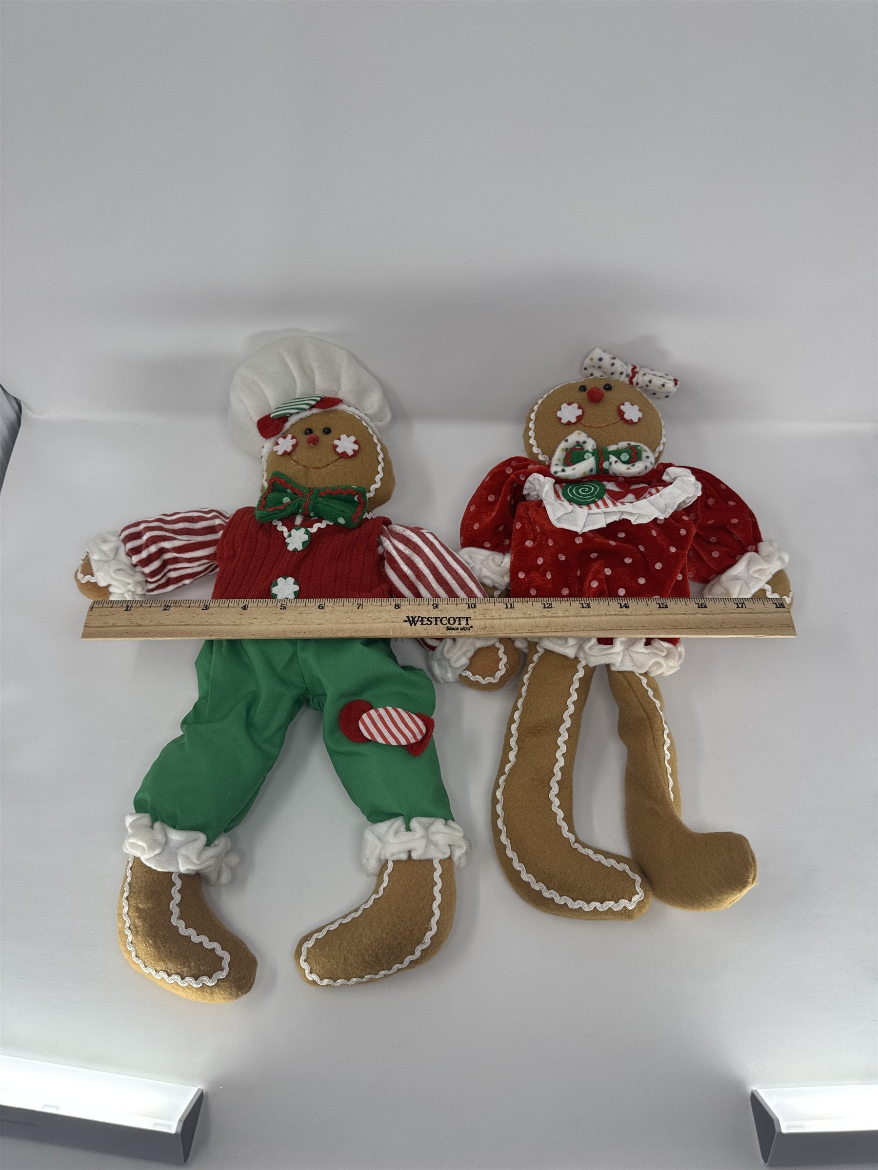Home Interiors Gingerbread Couple Shelf Sitters Chef Girl Dangling Legs Xmas