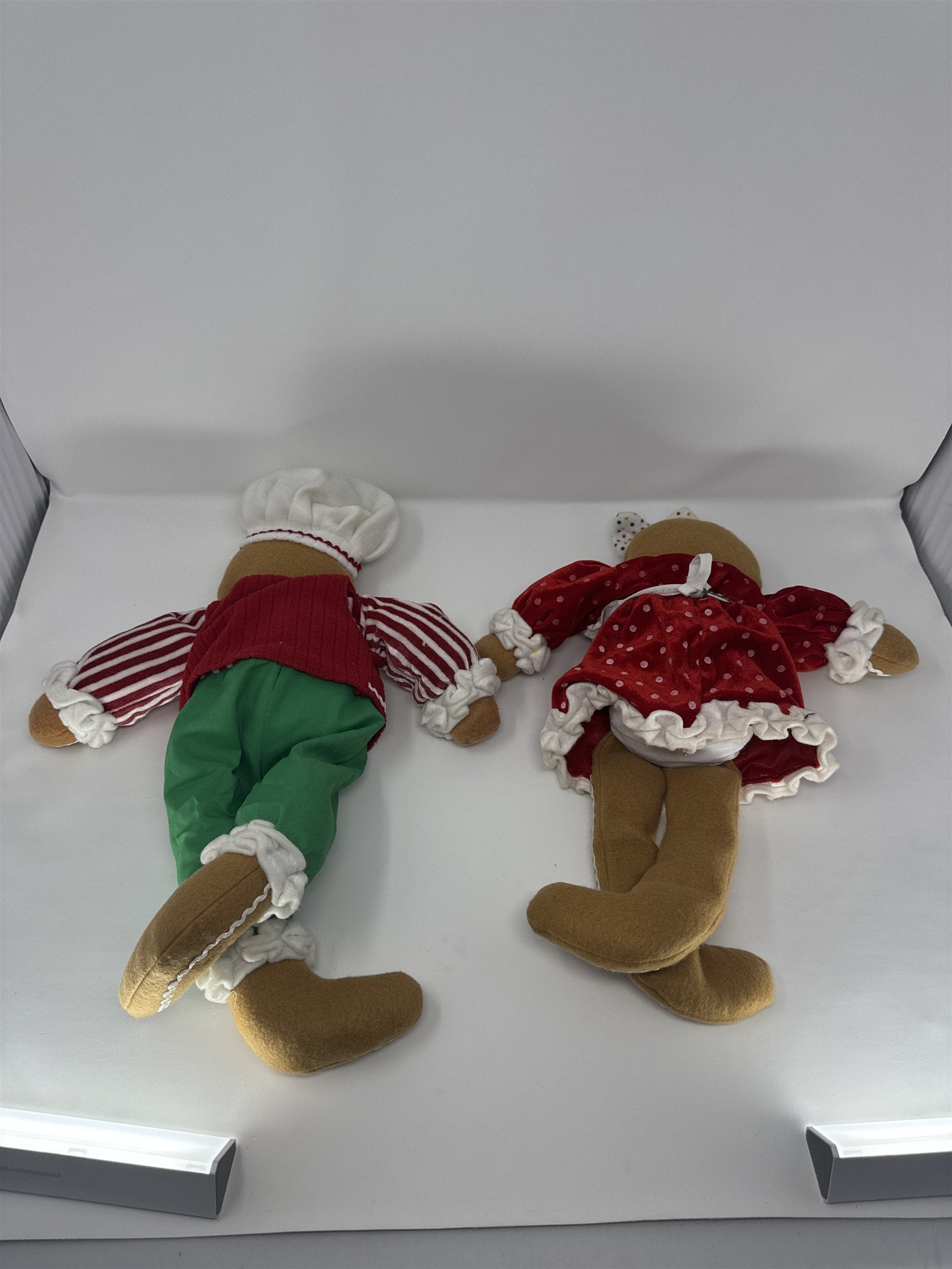 Home Interiors Gingerbread Couple Shelf Sitters Chef Girl Dangling Legs Xmas