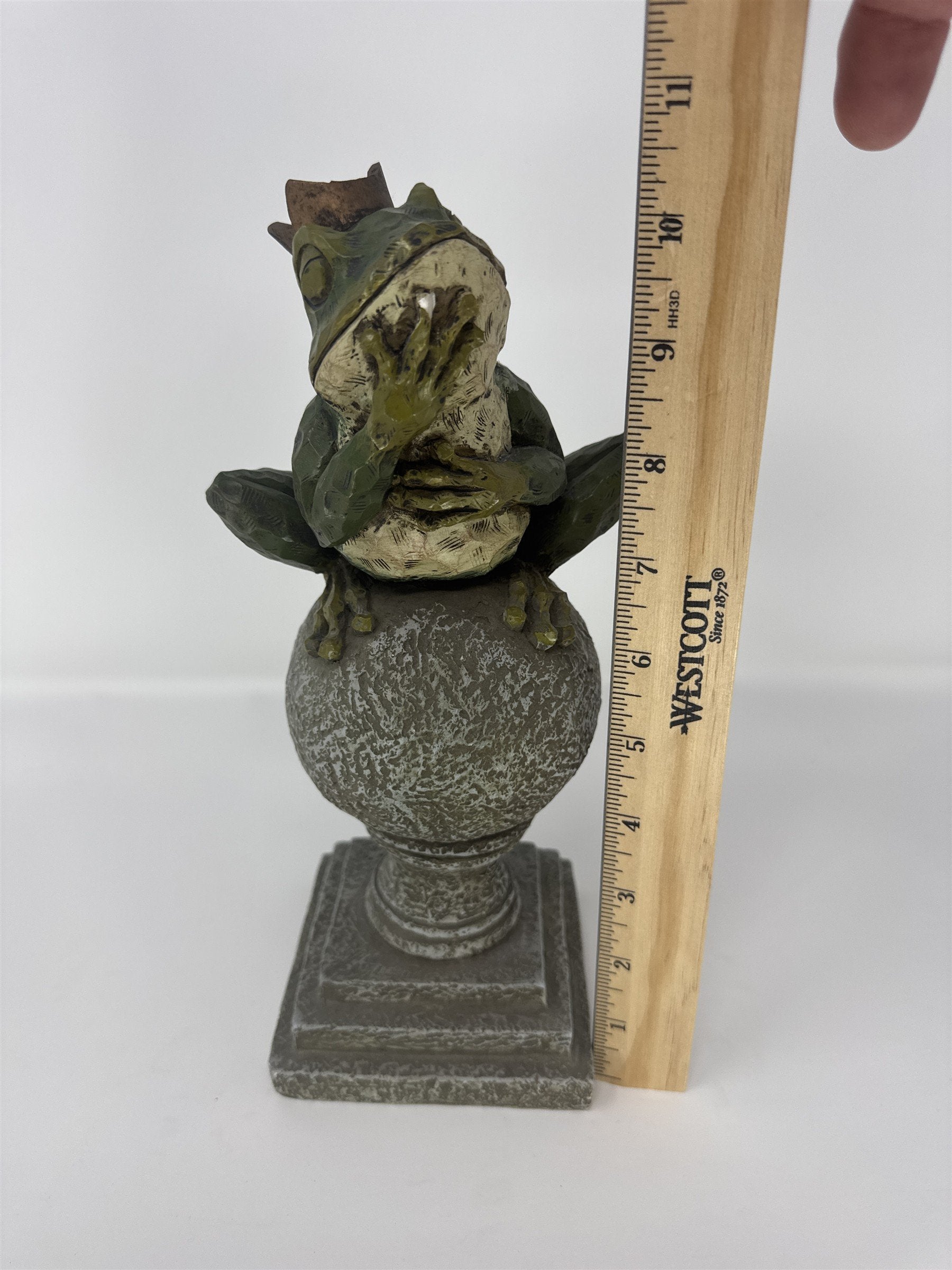 Home Interiors Frog Prince Figurine Thinking on Orb Statue 2003 Resin *Chips*
