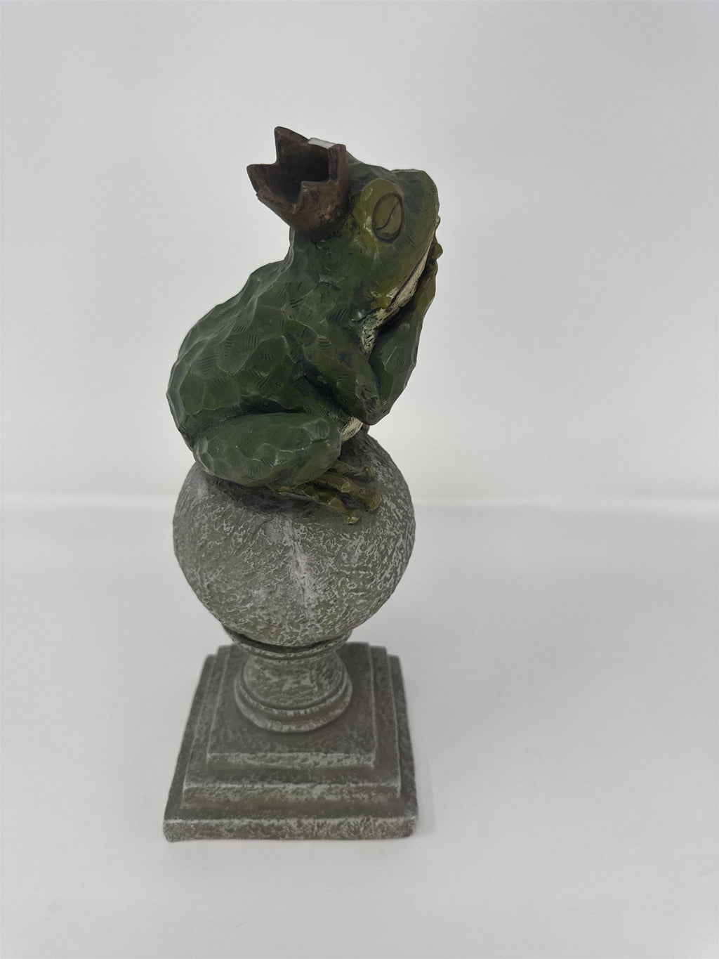 Home Interiors Frog Prince Figurine Thinking on Orb Statue 2003 Resin *Chips*
